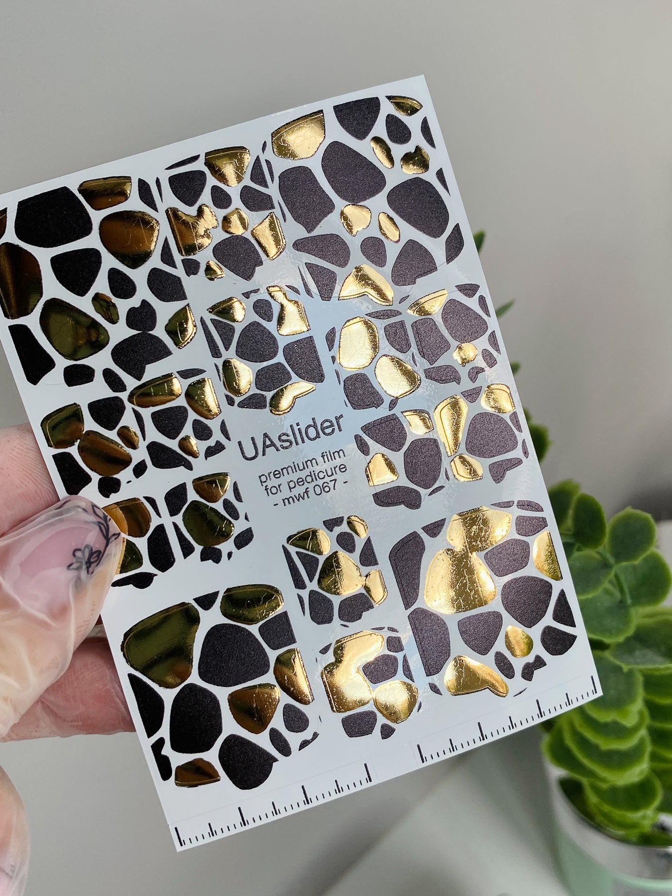 Pedicure nail wrap films mwf-067 | Nail Wrap Films for Pedicure | Black & Gold Giraffe Print with Foil Accents