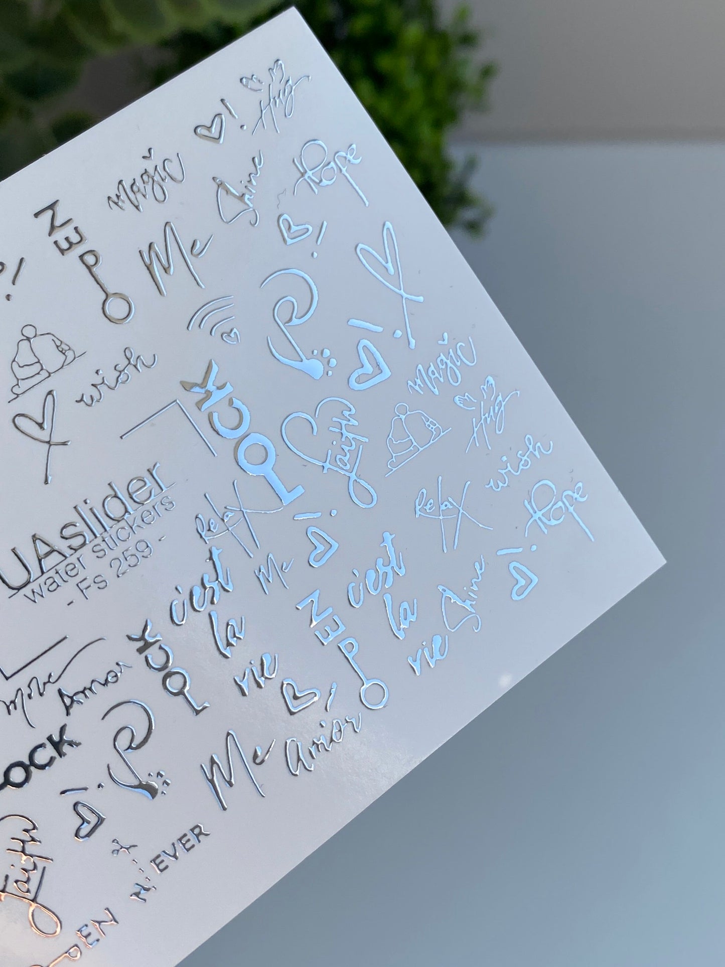 Naklejki na paznokcie wodne Fs-259 | Naklejki do paznokci z napisem do zmywania wodą | Srebrne folie słowa, klucze i serca