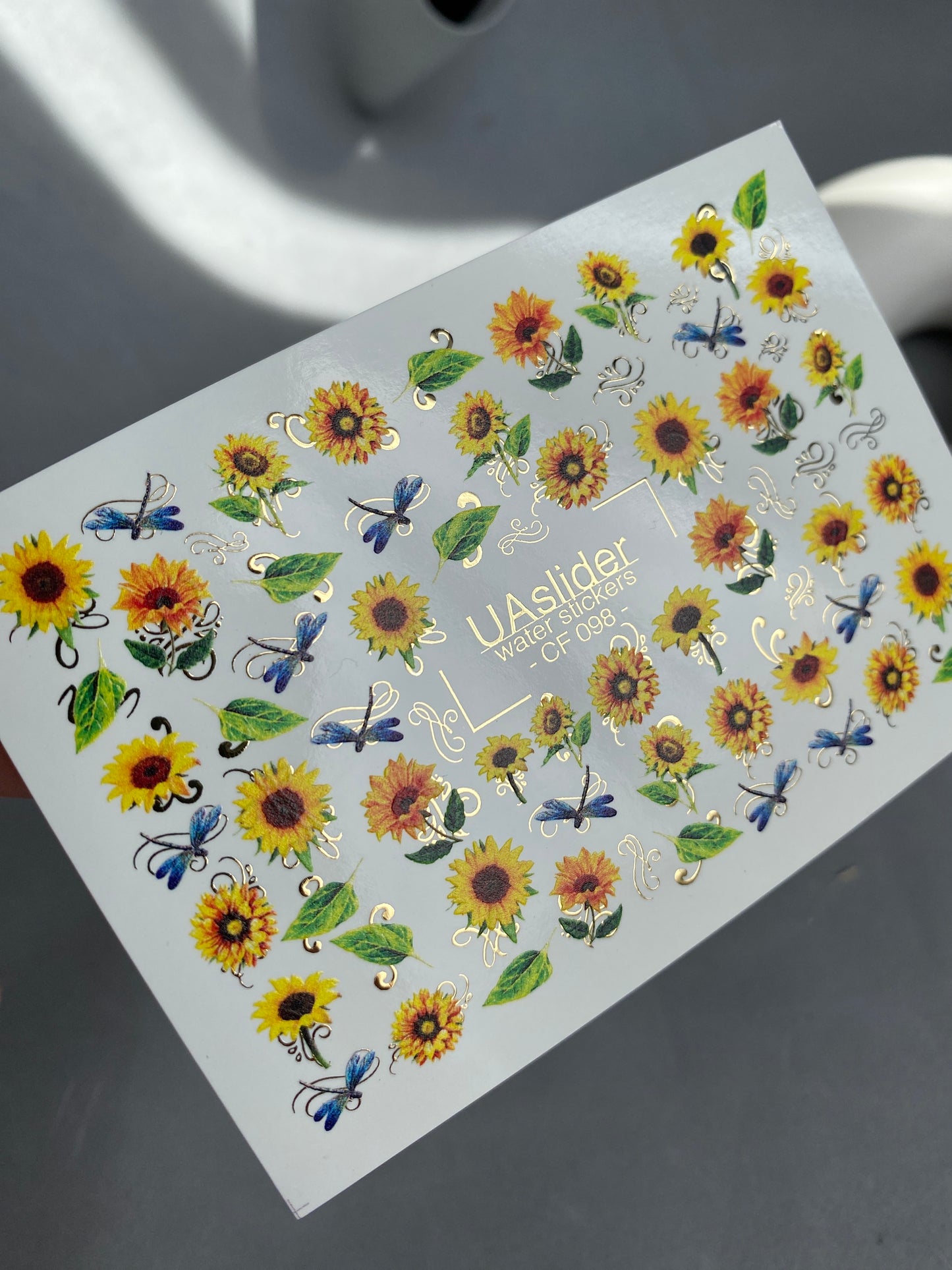 Décalcomanie d'eau pour ongles CF-098 | Décalcomanies d'eau florales pour ongles | Tournesols et libellules bleues