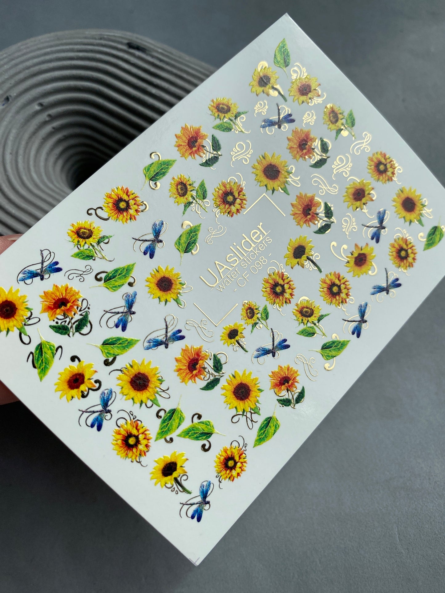 Décalcomanie d'eau pour ongles CF-098 | Décalcomanies d'eau florales pour ongles | Tournesols et libellules bleues