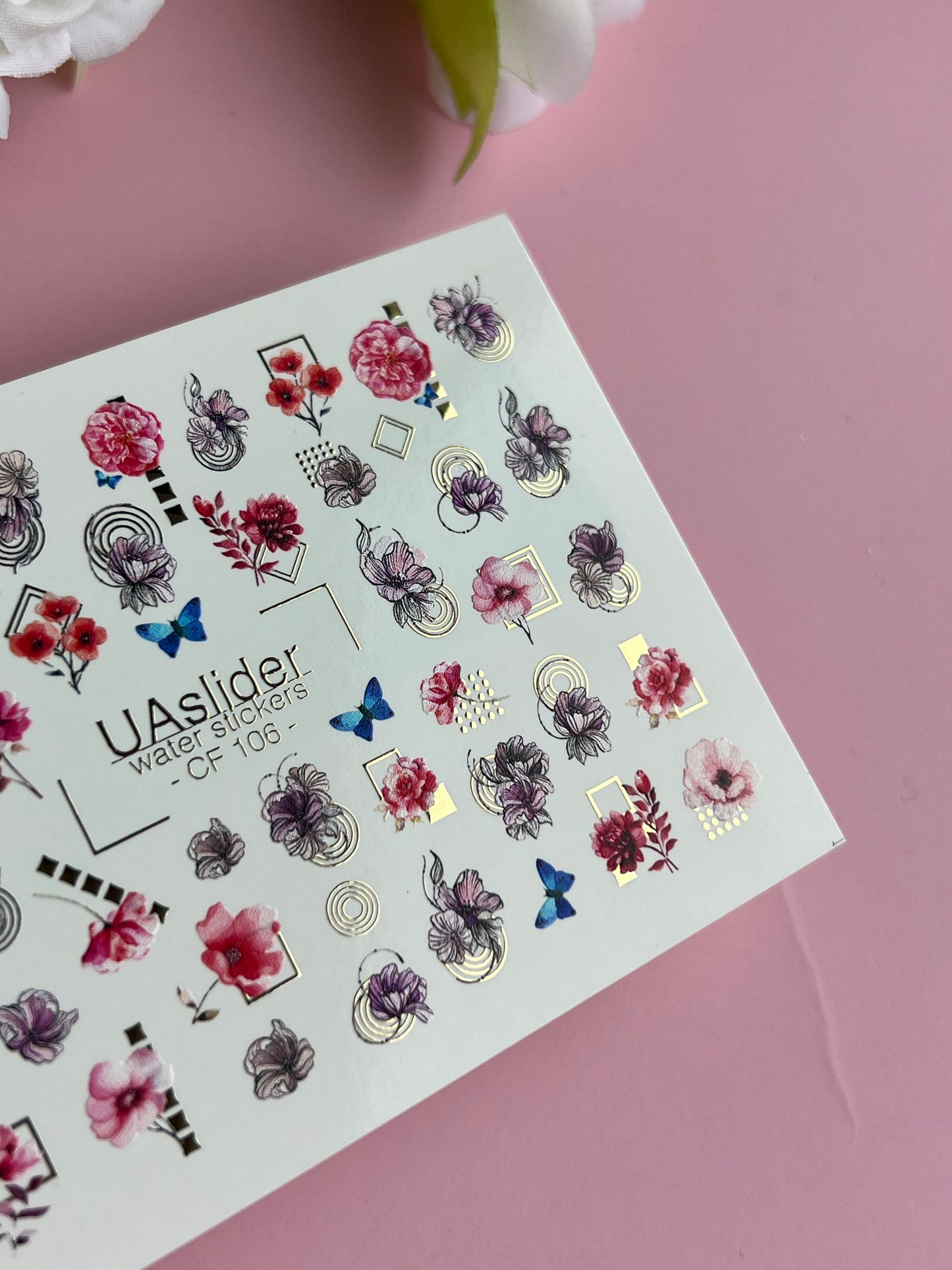 Naklejka wodna na paznokcie CF-106 | Kwiatowe naklejki wodne na paznokcie | Różowe kwiaty, niebieskie motyle i geometryczne akcenty