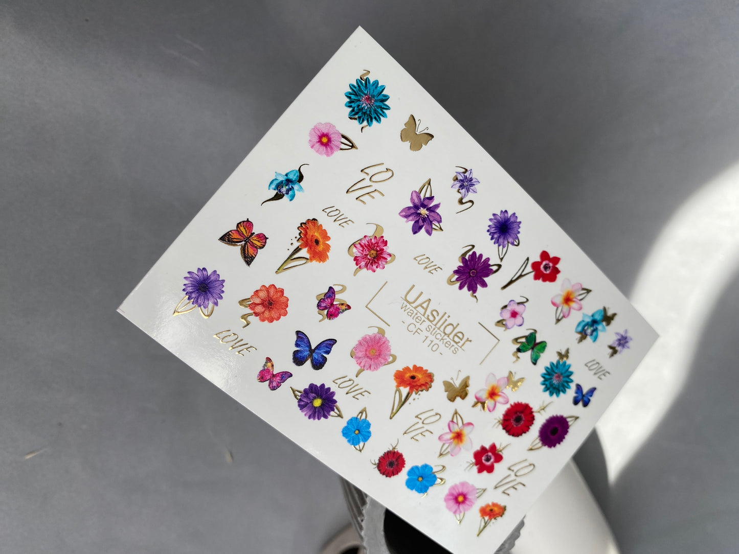 Nálepka na nehty CF-110 | Květinové vodní nálepky na nehty | Barevné květiny, motýli a nápis lásky