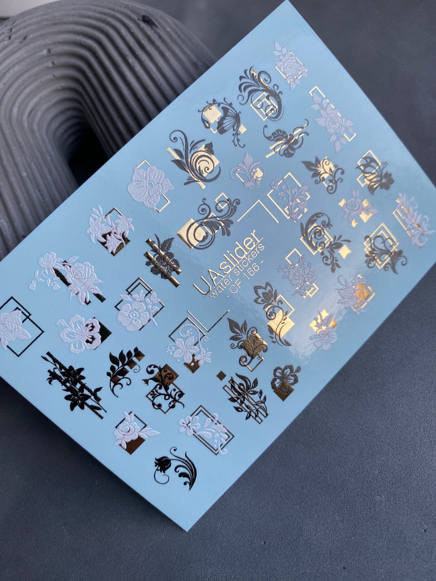 Nagel Wasserabziehbild CF-166 | Elegante Nagelkunst Wasserabziehbilder | Schwarze, Weiße & Goldene Blumenornamente