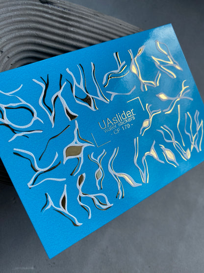 Naklejka wodna na paznokcie CF-179 | Abstrakcyjne linie naklejki wodne na paznokcie | Fale białe i złote minimalistyczny wzór