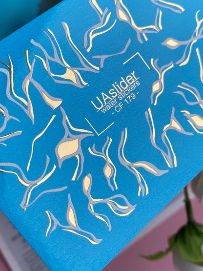 Naklejka wodna na paznokcie CF-179 | Abstrakcyjne linie naklejki wodne na paznokcie | Fale białe i złote minimalistyczny wzór