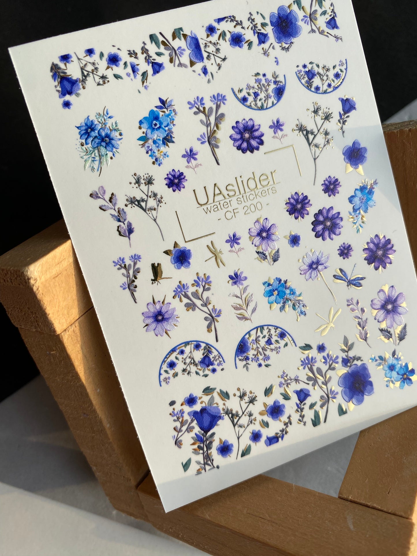 ملصق مائي للأظافر CF-200 | ملصقات مائية للأظافر | نقوش زهرية باللونين الأزرق والبنفسجي