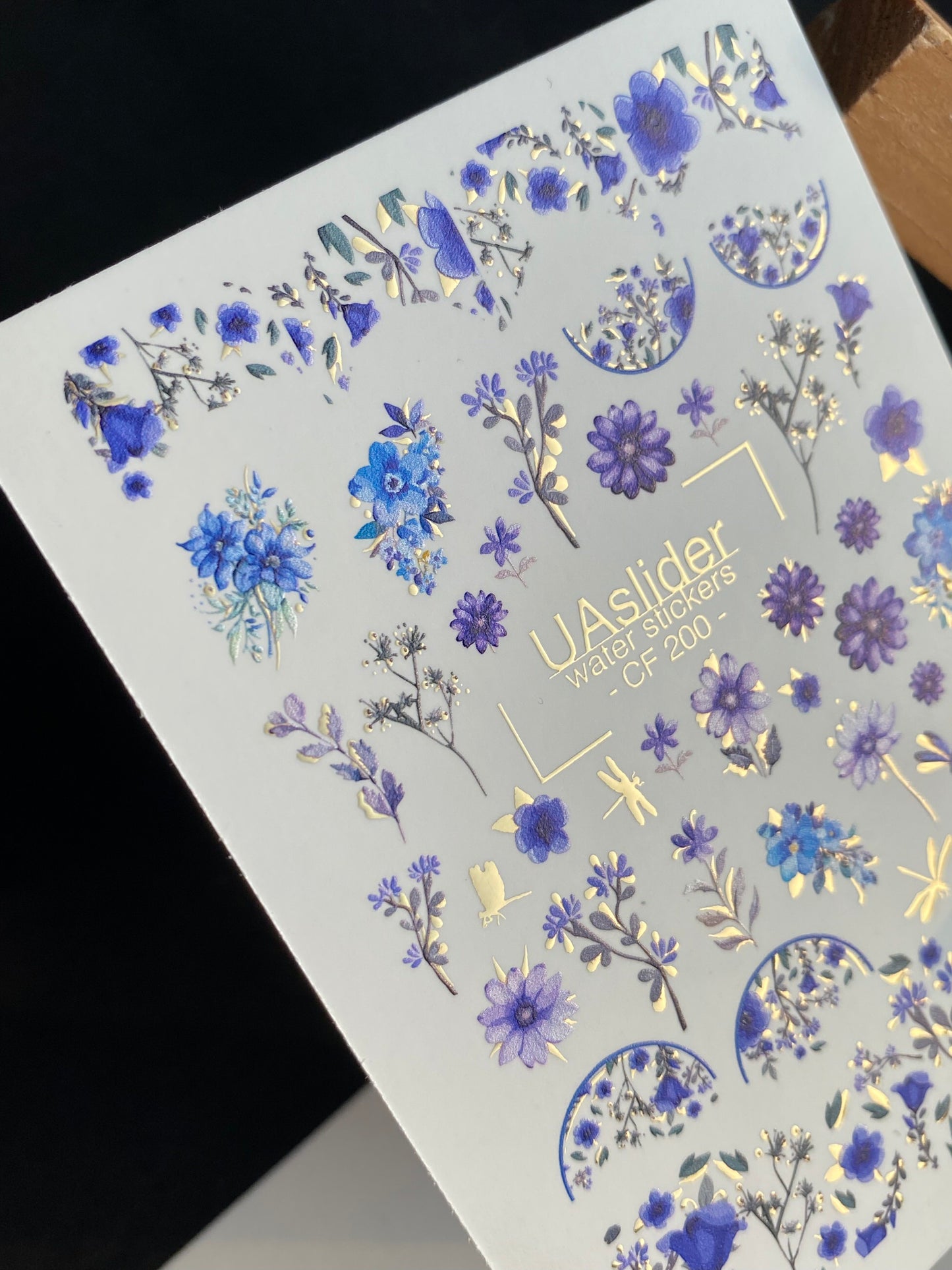 ملصق مائي للأظافر CF-200 | ملصقات مائية للأظافر | نقوش زهرية باللونين الأزرق والبنفسجي