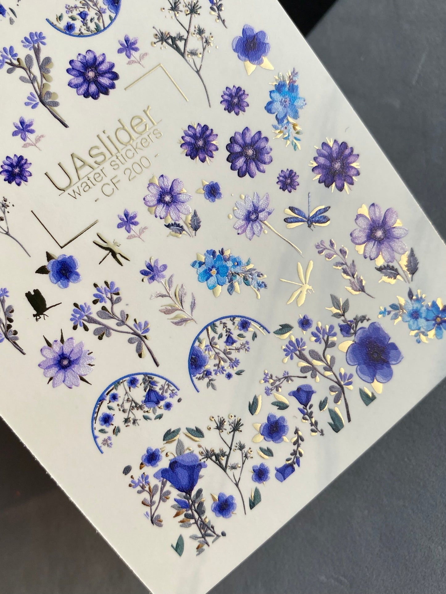 ملصق مائي للأظافر CF-200 | ملصقات مائية للأظافر | نقوش زهرية باللونين الأزرق والبنفسجي