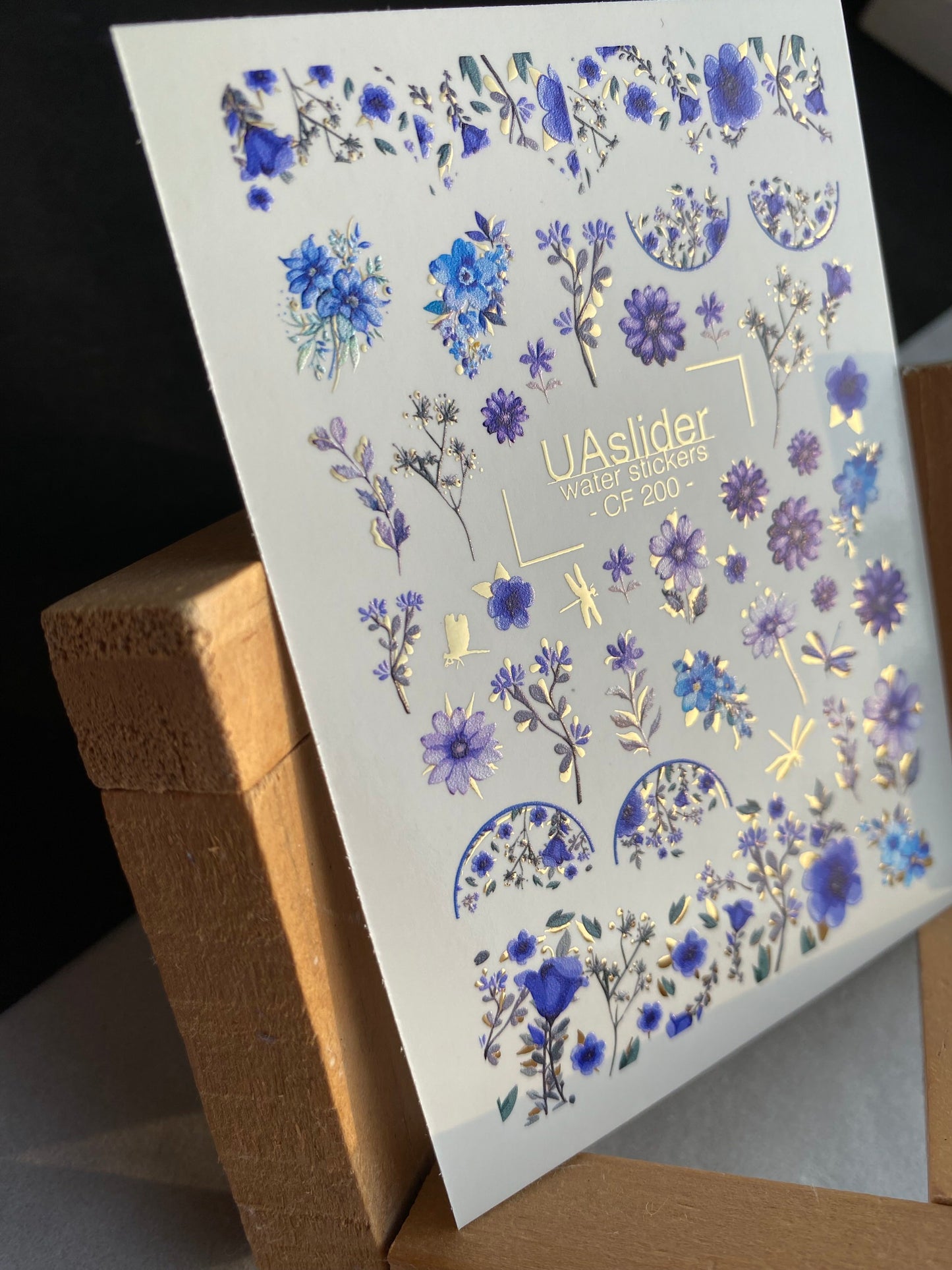 ملصق مائي للأظافر CF-200 | ملصقات مائية للأظافر | نقوش زهرية باللونين الأزرق والبنفسجي