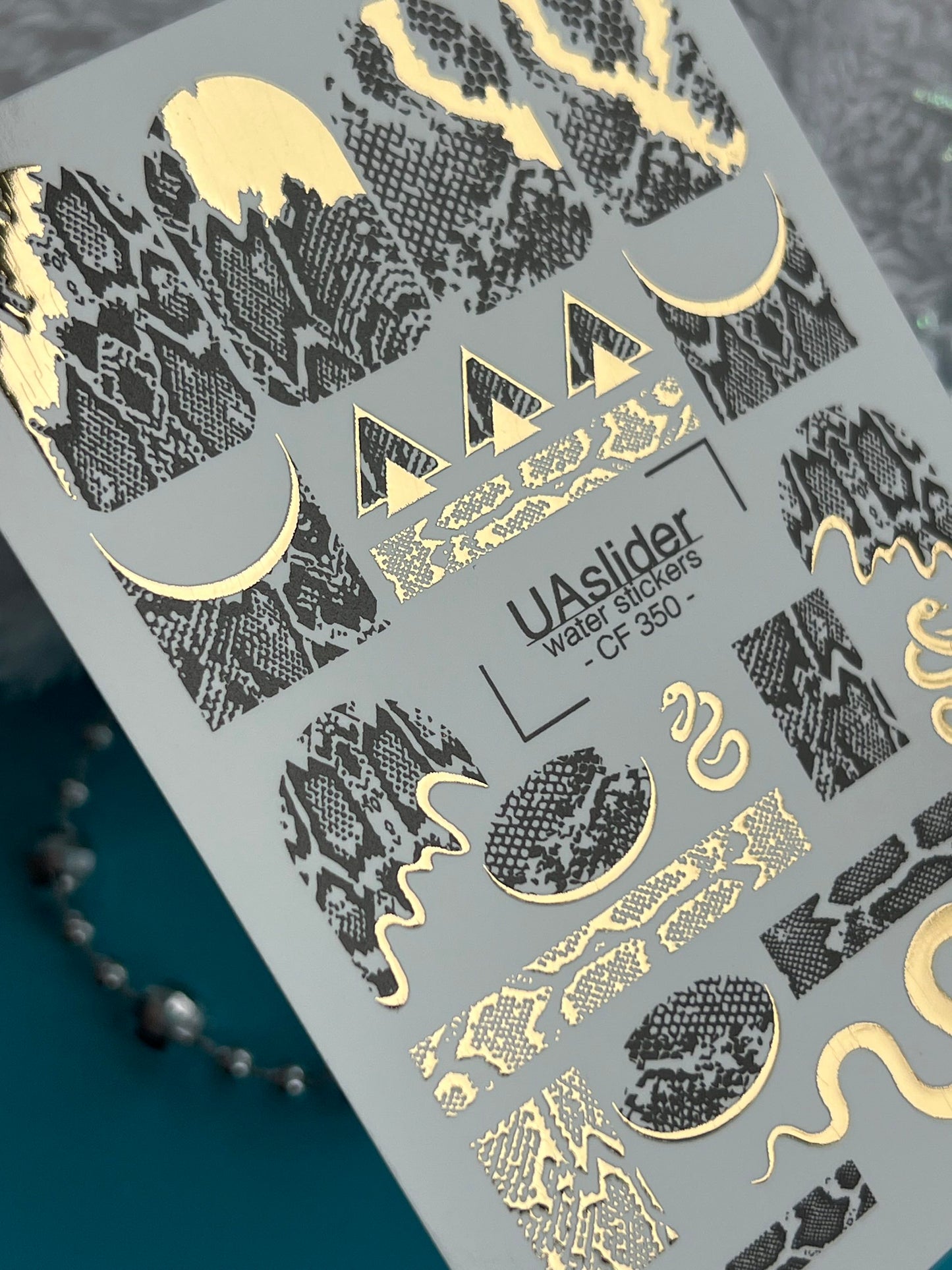 Nagel-Wasserabziehbild CF-350 | Wasserfolien-Nagelabziehbilder | Schwarzer & goldener Schlangendruck mit Schlangenakzenten