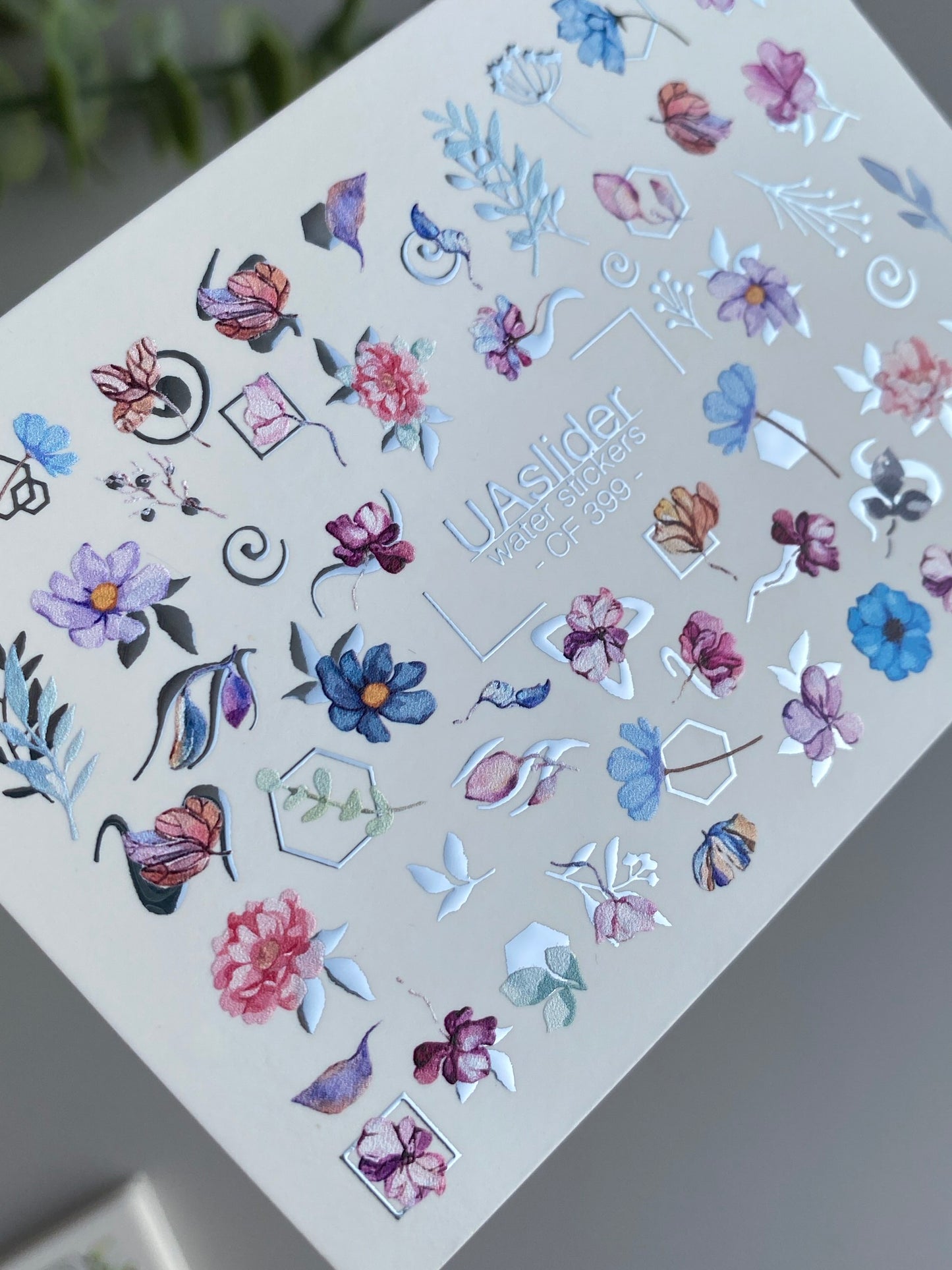 Décalcomanie d'eau pour ongles CF-399 | Décalcomanies d'eau à glissière pour ongles florales géométriques | Fleurs avec formes modernes