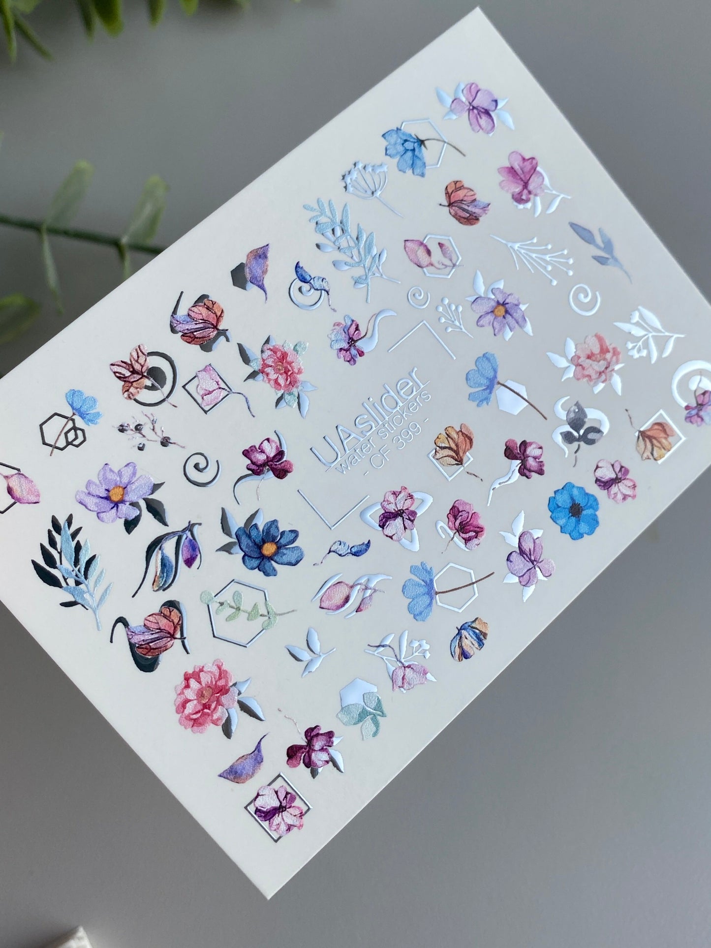 Décalcomanie d'eau pour ongles CF-399 | Décalcomanies d'eau à glissière pour ongles florales géométriques | Fleurs avec formes modernes