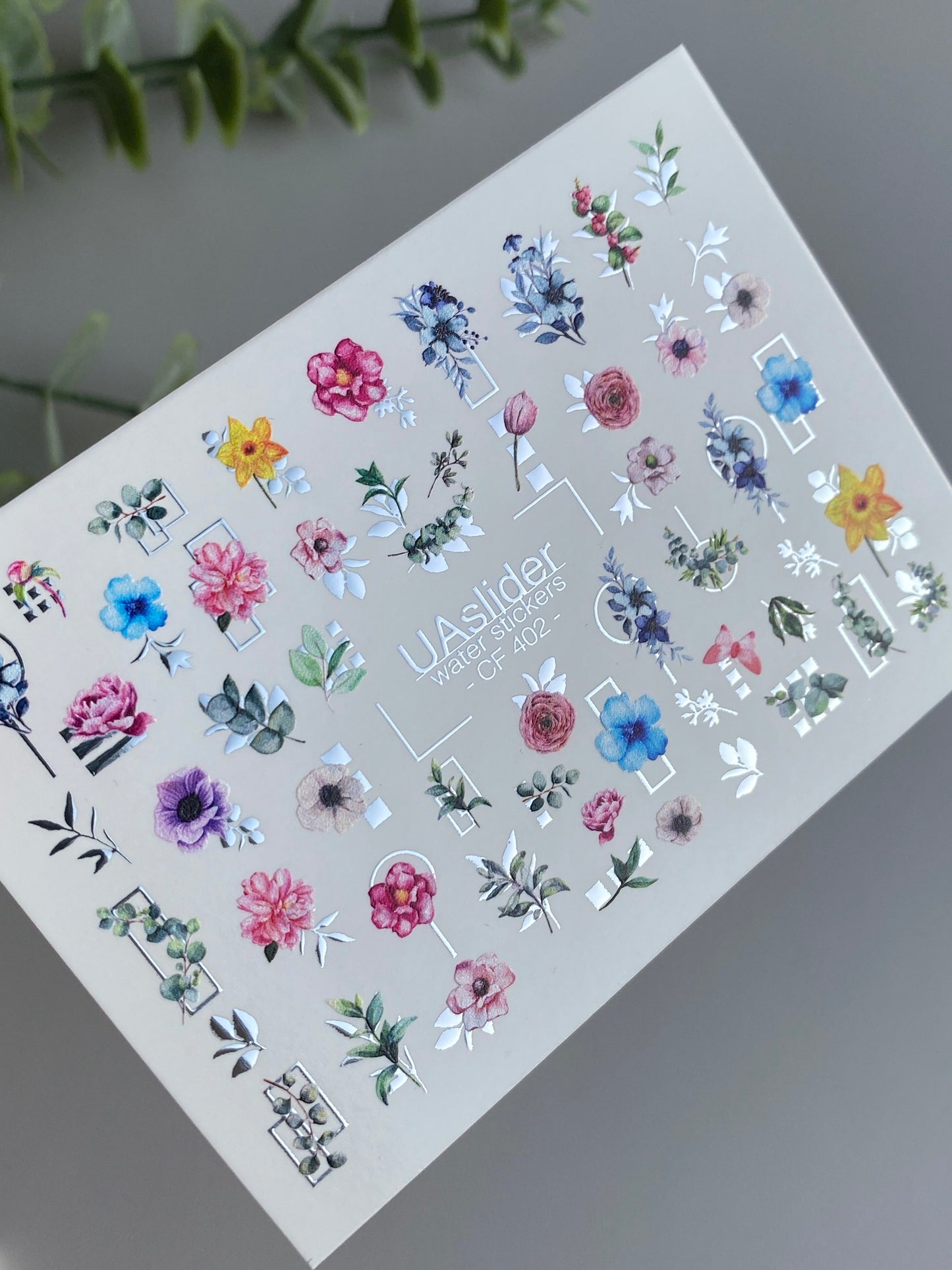 Küünte veekleebis CF-402 | Botaanilised veeslibri küünte kleebised | Värvikad lilled geomeetriliste aktsentidega