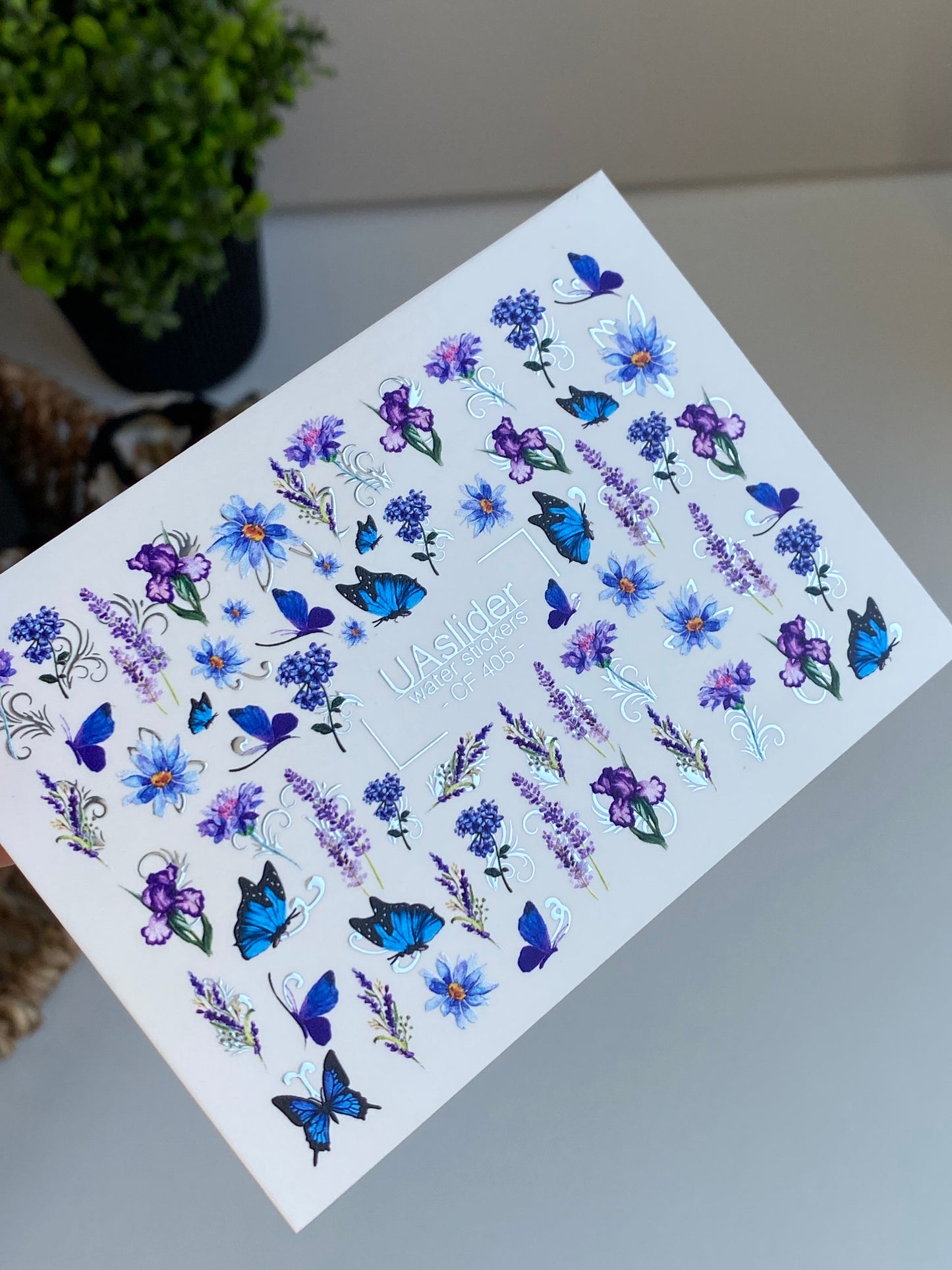 Nálepka na nehty CF-405 | Modrý motýl a květinové vodní obtisky na nehty | Letní zahradní nail art