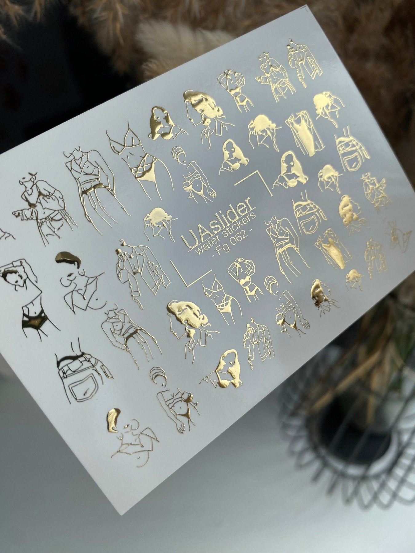 Nail Water Decal Fg-062 | Gold Foil Water Slide Nail Decals | Fashion Sketch Figures - UASLIDER