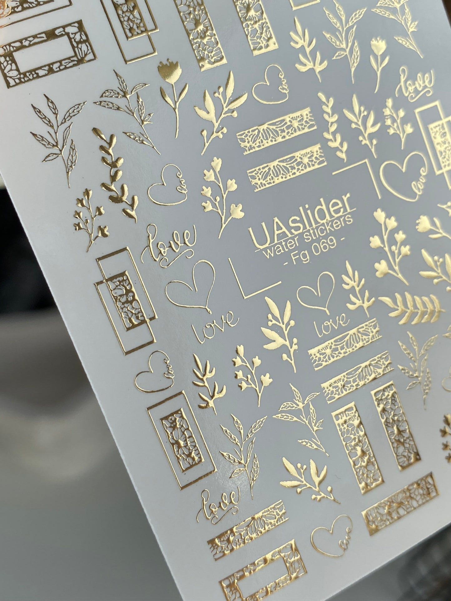 Adesivi per unghie ad acqua Fg-069 | Adesivi per unghie a trasferimento ad acqua con foglia d'oro | Cornici floreali e motivi d'amore