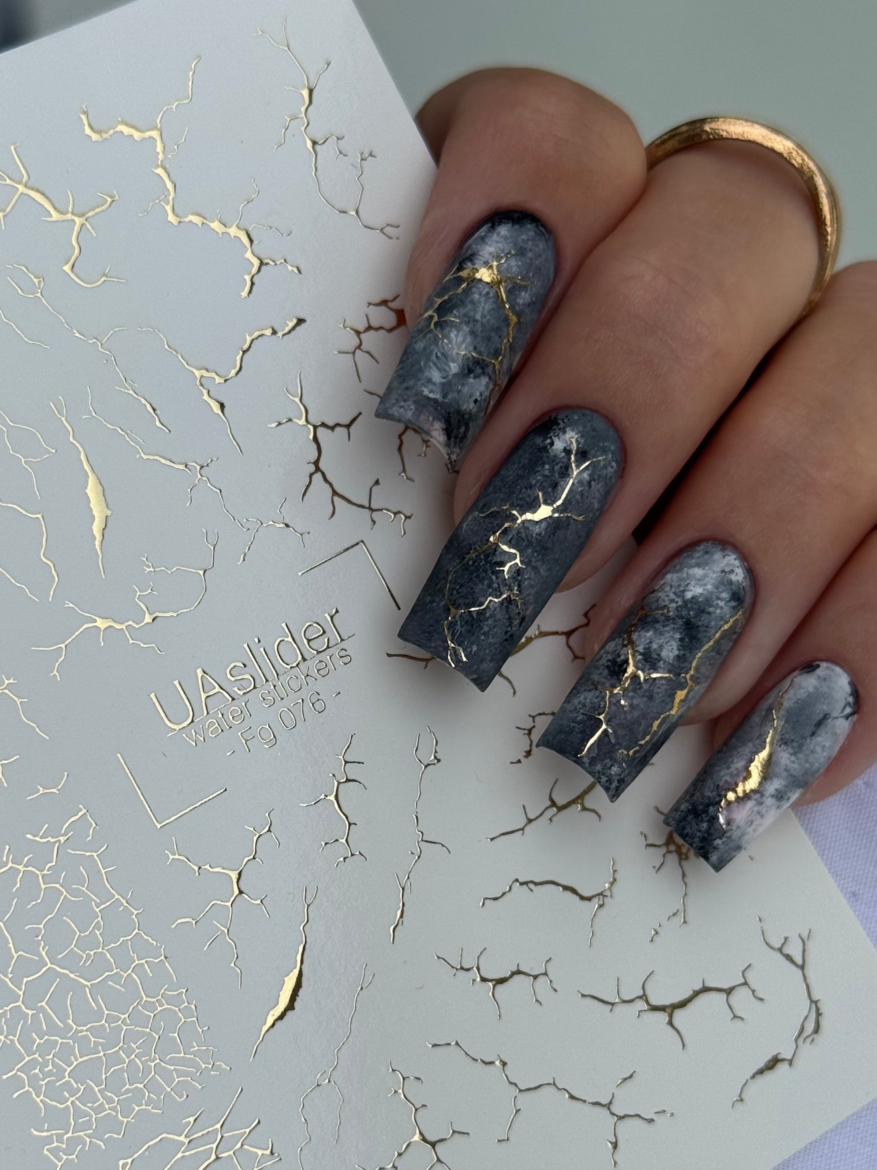 Gold Nail Decals — Cracked Earth & Lightning Gold Foil Texture | Fg-076