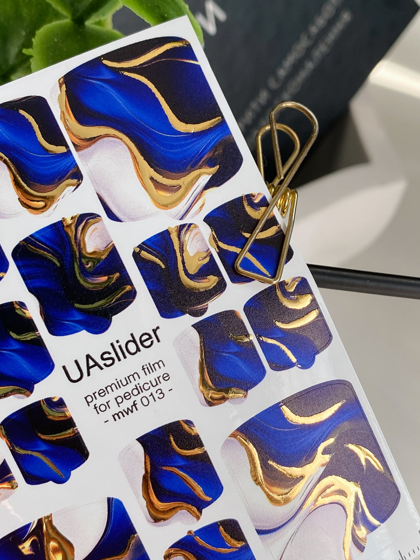 أفلام لف الأظافر للباديكير mwf-013 | أفلام لف الأظافر للباديكير | رخام أزرق وأبيض مع رقائق ذهبية