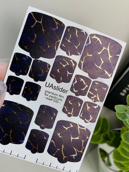 Películas para envolver uñas de pedicura mwf-033 | Películas para envolver uñas de pedicura | Azul marino profundo con efecto de papel de aluminio dorado craquelado