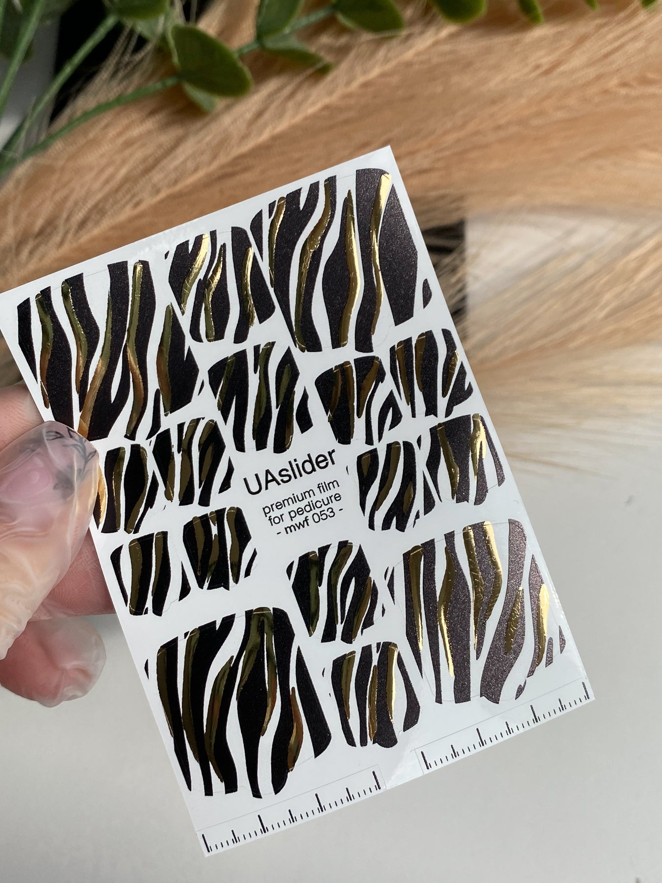 Pedikür tırnak sargı filmleri mwf-053 | Pedikür için Tırnak Sargı Filmleri | Altın Varaklı Siyah Zebra Deseni