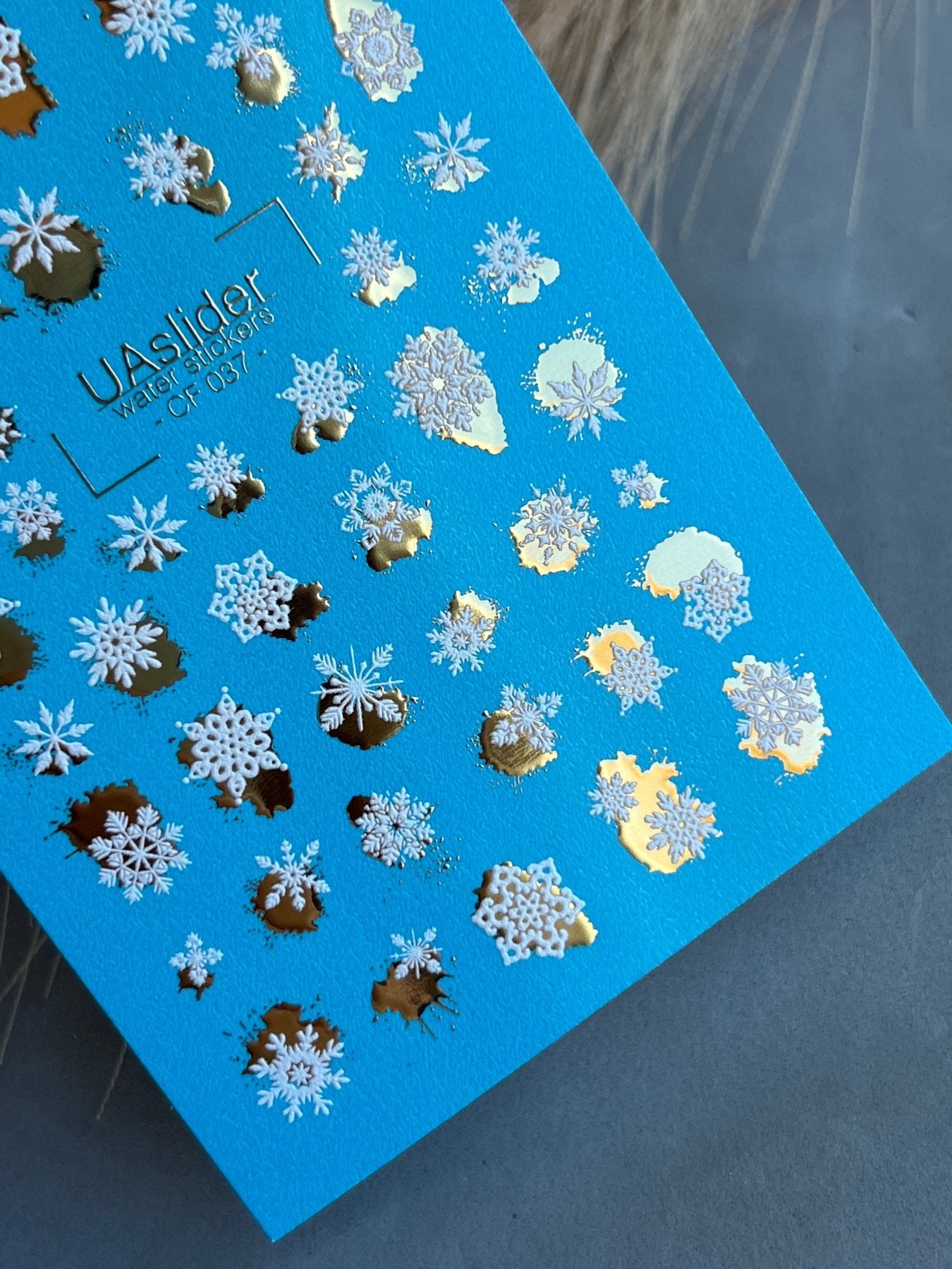 Nail Water Decal CF-037 | Snowflake Water Slide Nail Decals | White Winter Snowflakes with Gold Foil - UASLIDER