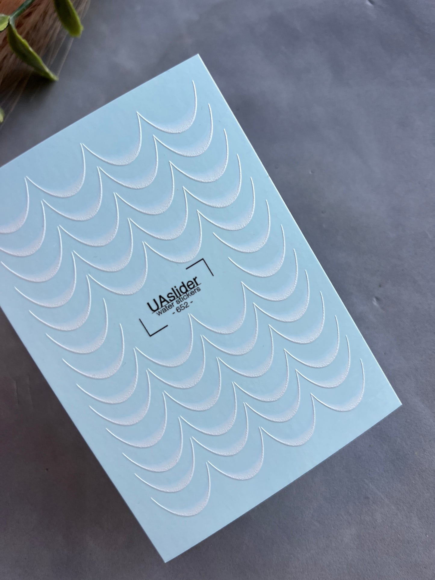 Nail Water Decal 652