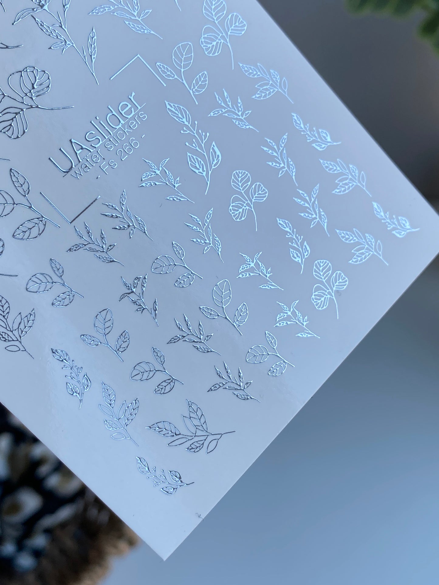 Köröm víz matrica Fs-266 | Botanikus vízcsúsztatós köröm matricák | Ezüst fólia levelek és ágak