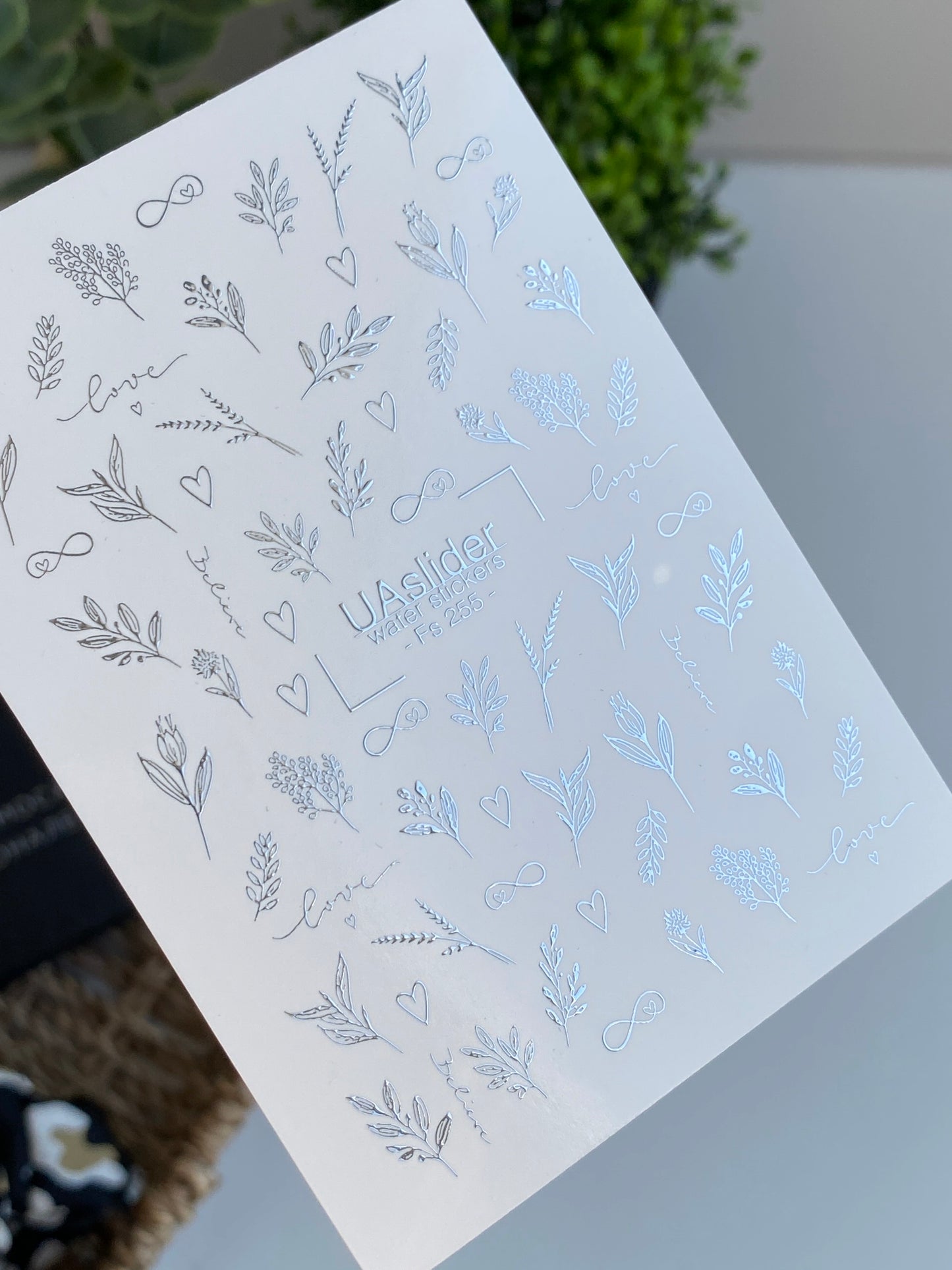 Köröm víz matrica Fs-255 | Romantikus vízcsúszós köröm matricák | Ezüst fólia levelek, szívek és szavak
