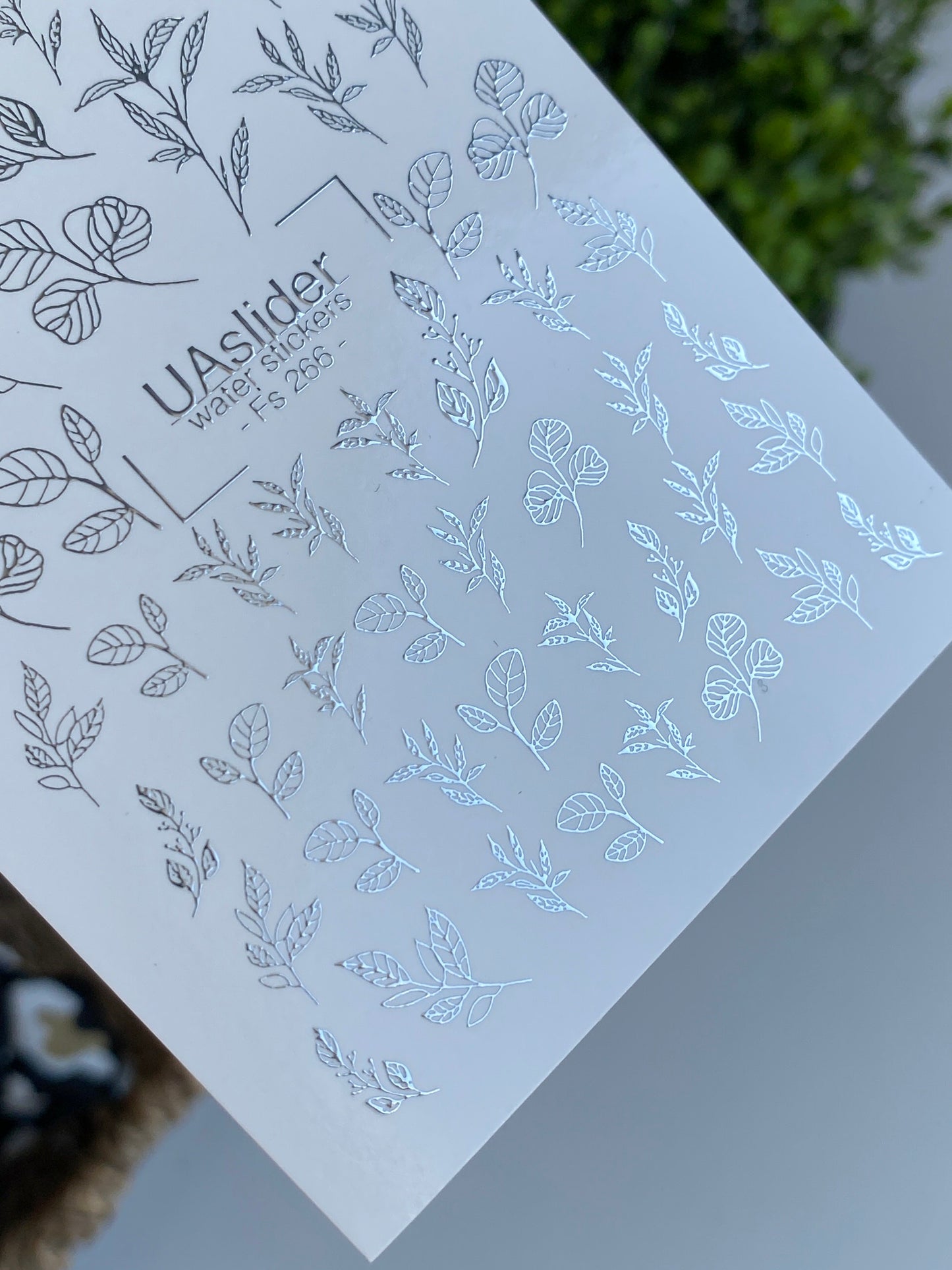 Köröm víz matrica Fs-266 | Botanikus vízcsúsztatós köröm matricák | Ezüst fólia levelek és ágak