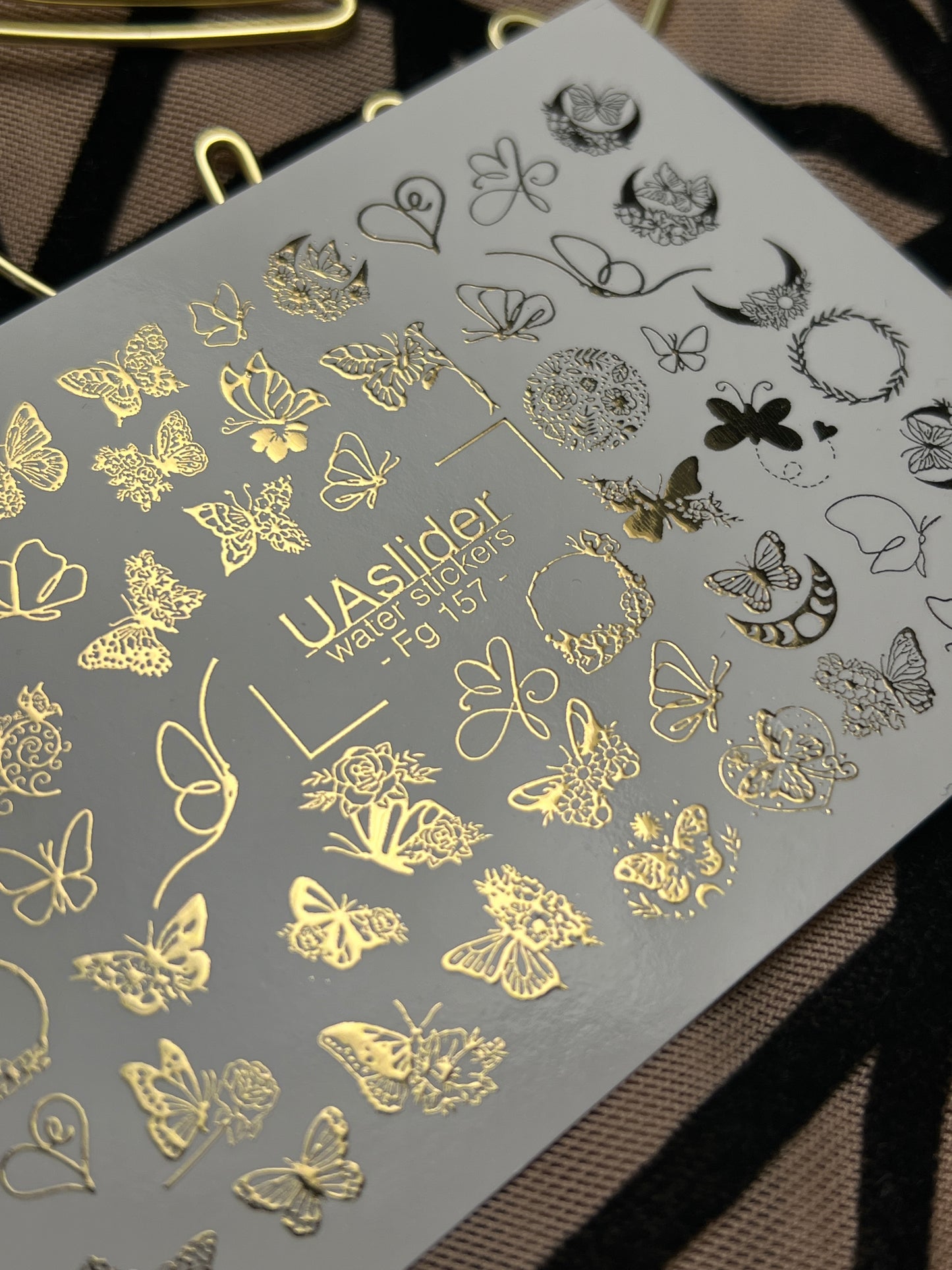 Adesivi per unghie ad acqua Fg-157 | Adesivi per unghie a trasferimento ad acqua con foglia d'oro | Farfalle e accenti floreali