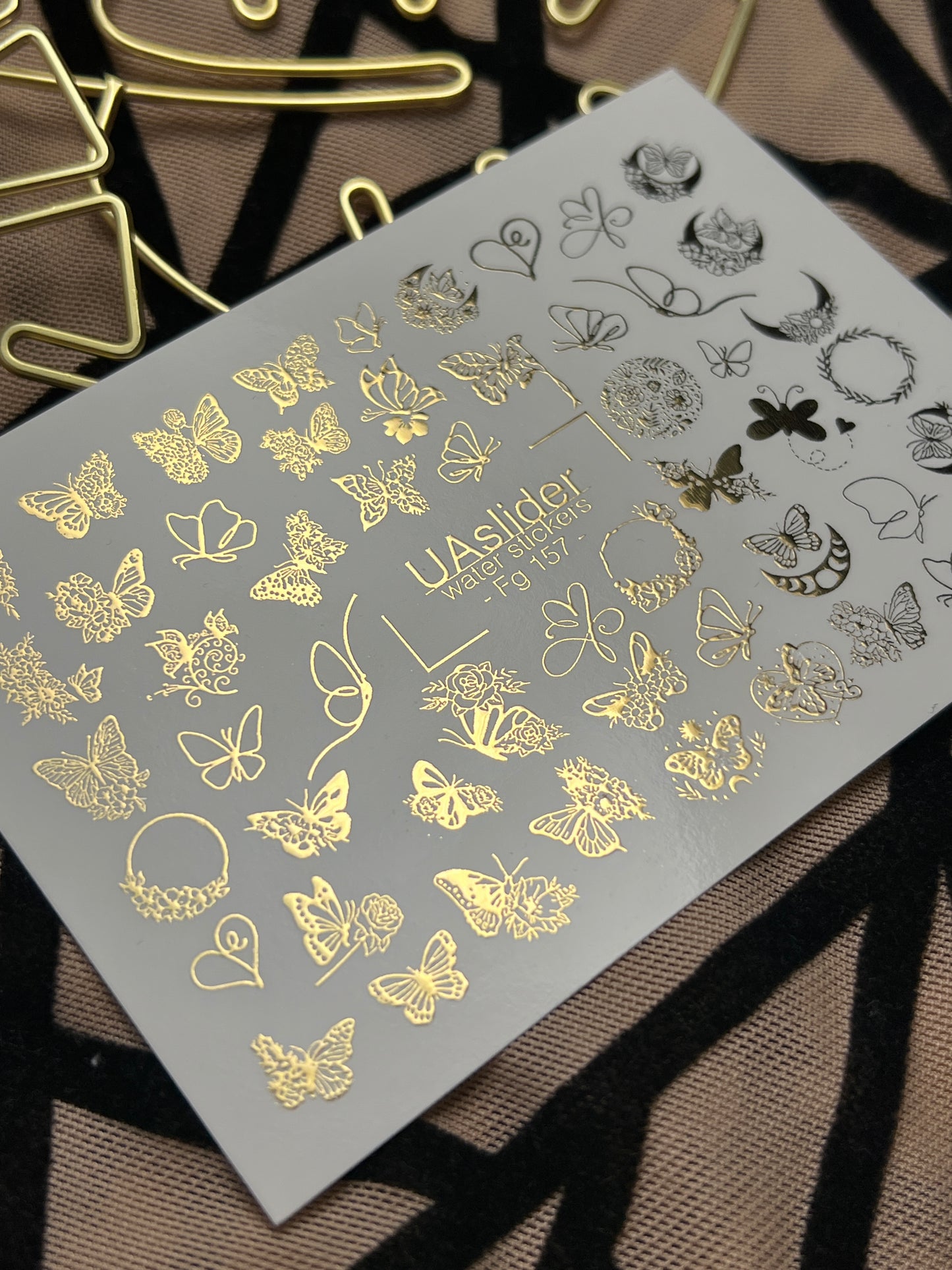 Adesivi per unghie ad acqua Fg-157 | Adesivi per unghie a trasferimento ad acqua con foglia d'oro | Farfalle e accenti floreali