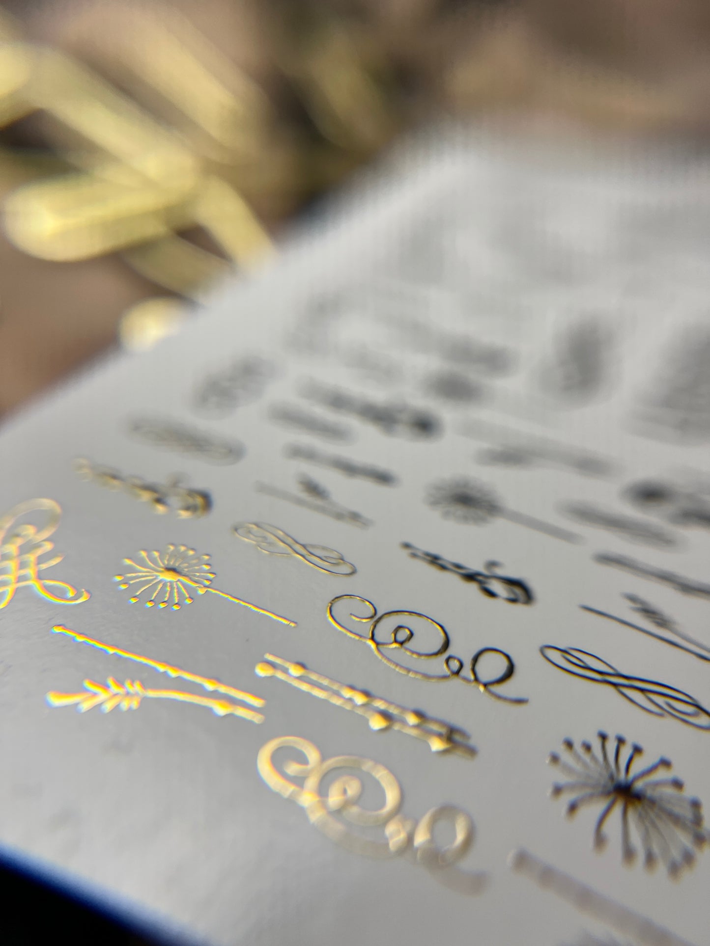 Naklejki na paznokcie wodne Fg-016 | Eleganckie wodne naklejki na paznokcie z złotą folią | Zawijasy i ozdoby kaligraficzne