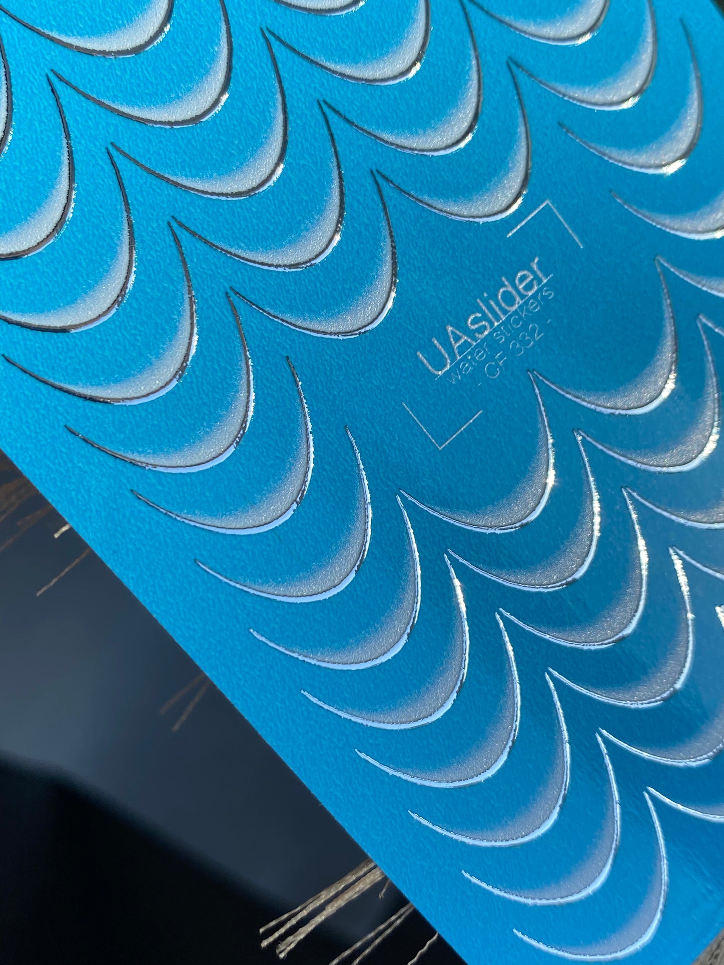 Tırnak Su Transferi CF-332 | Fransız Su Kaydırmalı Tırnak Transferleri | Gri Gradyan Gümüş Konturlu