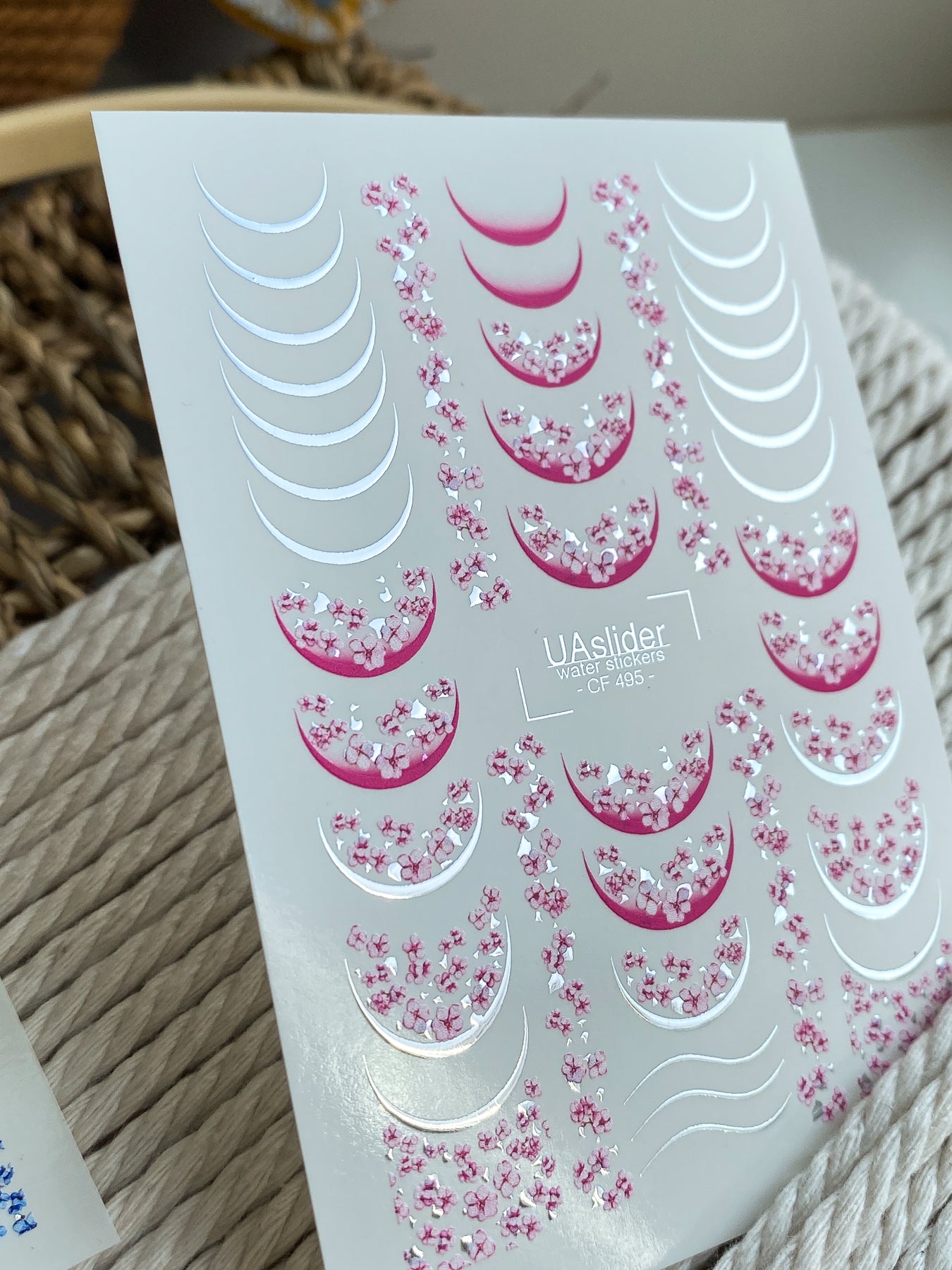 Nagel Wasserabziehbild CF-495 | Sakura Französische Nagel Wasserabziehbilder mit Silberakzenten | Florale Nagelaufkleber