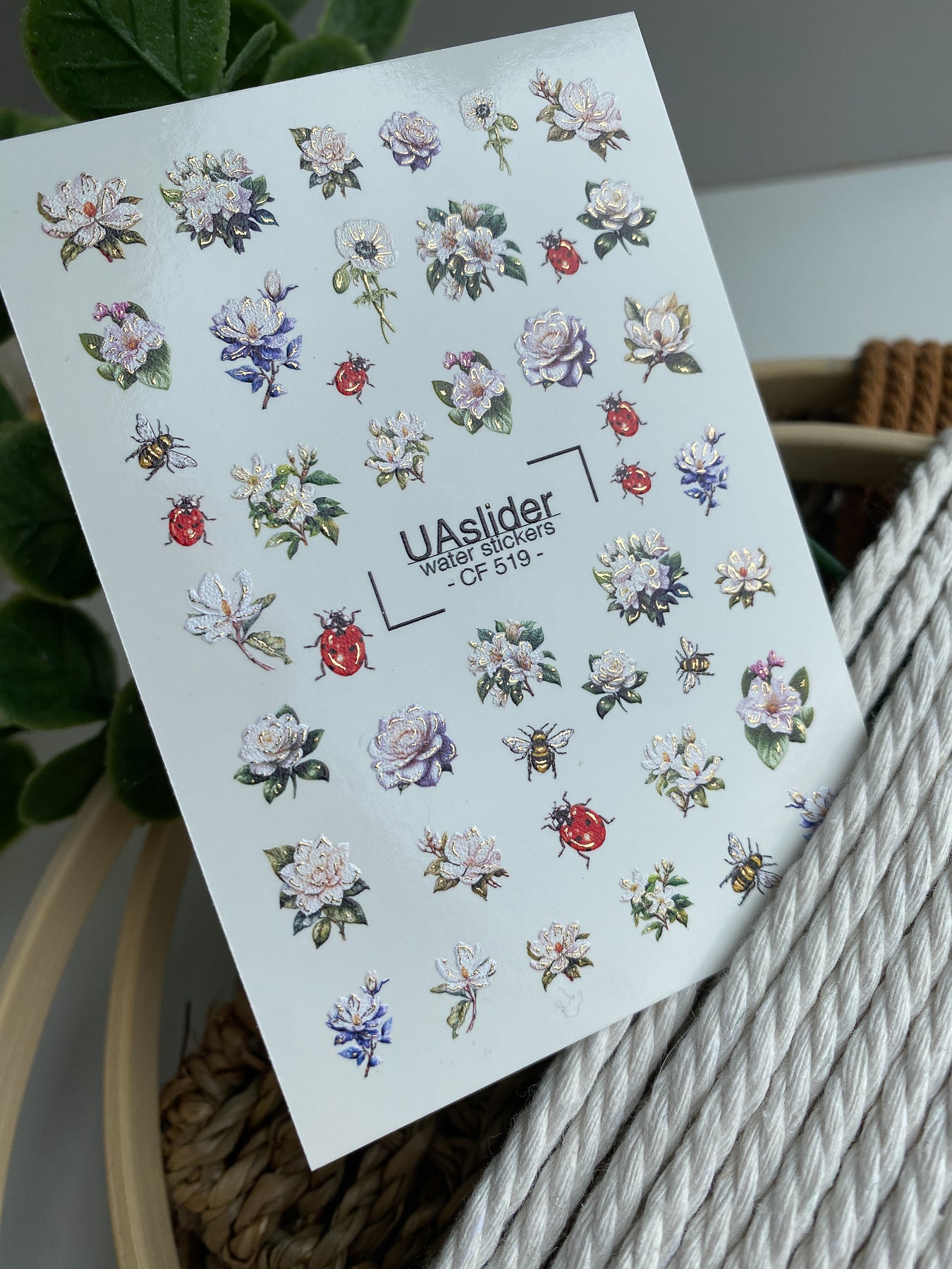 Köröm víz matrica CF-519 | Vízsikló köröm matricák rózsákkal, katicabogarakkal és méhekkel | Virágos köröm művészet