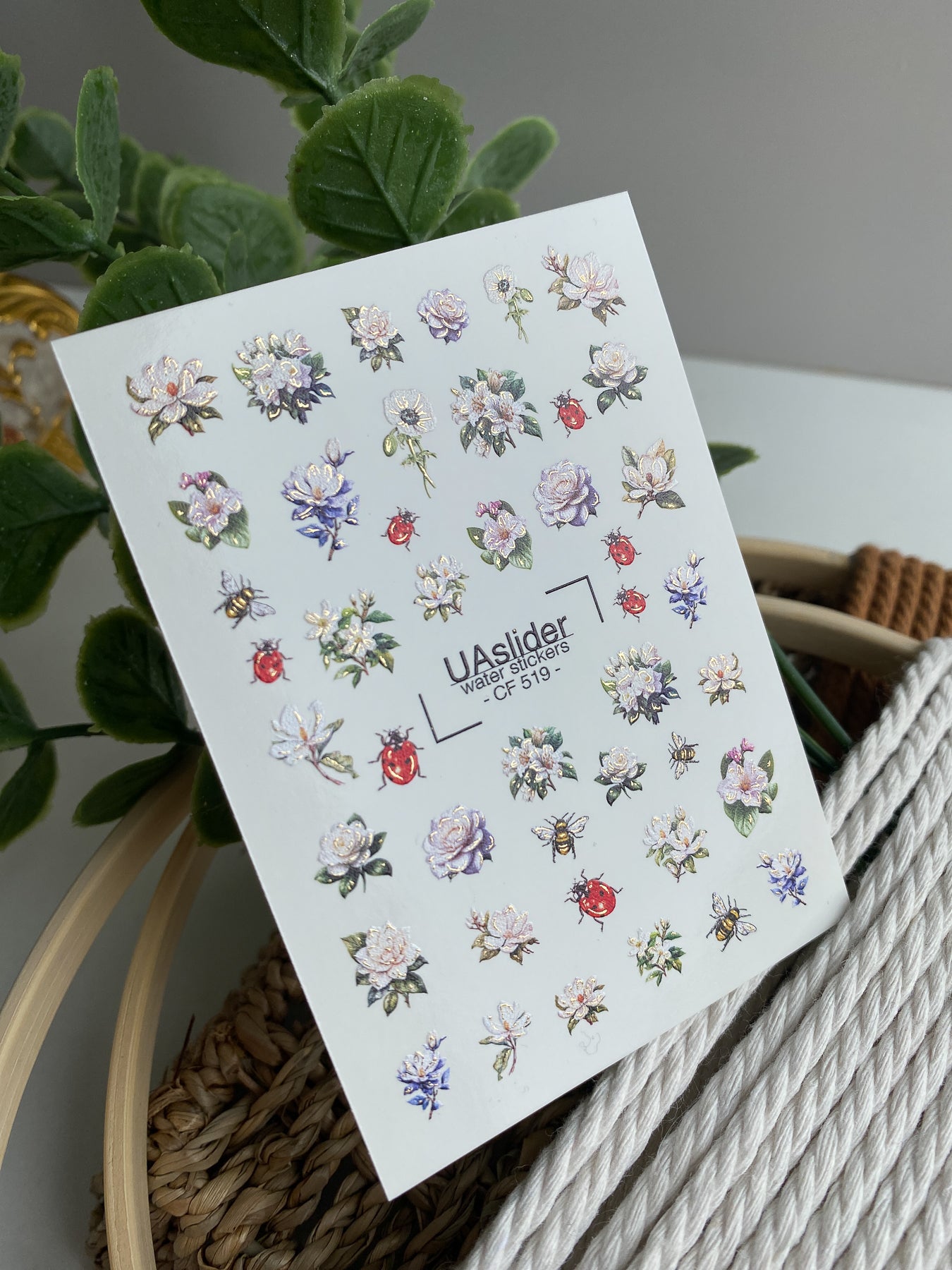 Köröm víz matrica CF-519 | Vízsikló köröm matricák rózsákkal, katicabogarakkal és méhekkel | Virágos köröm művészet