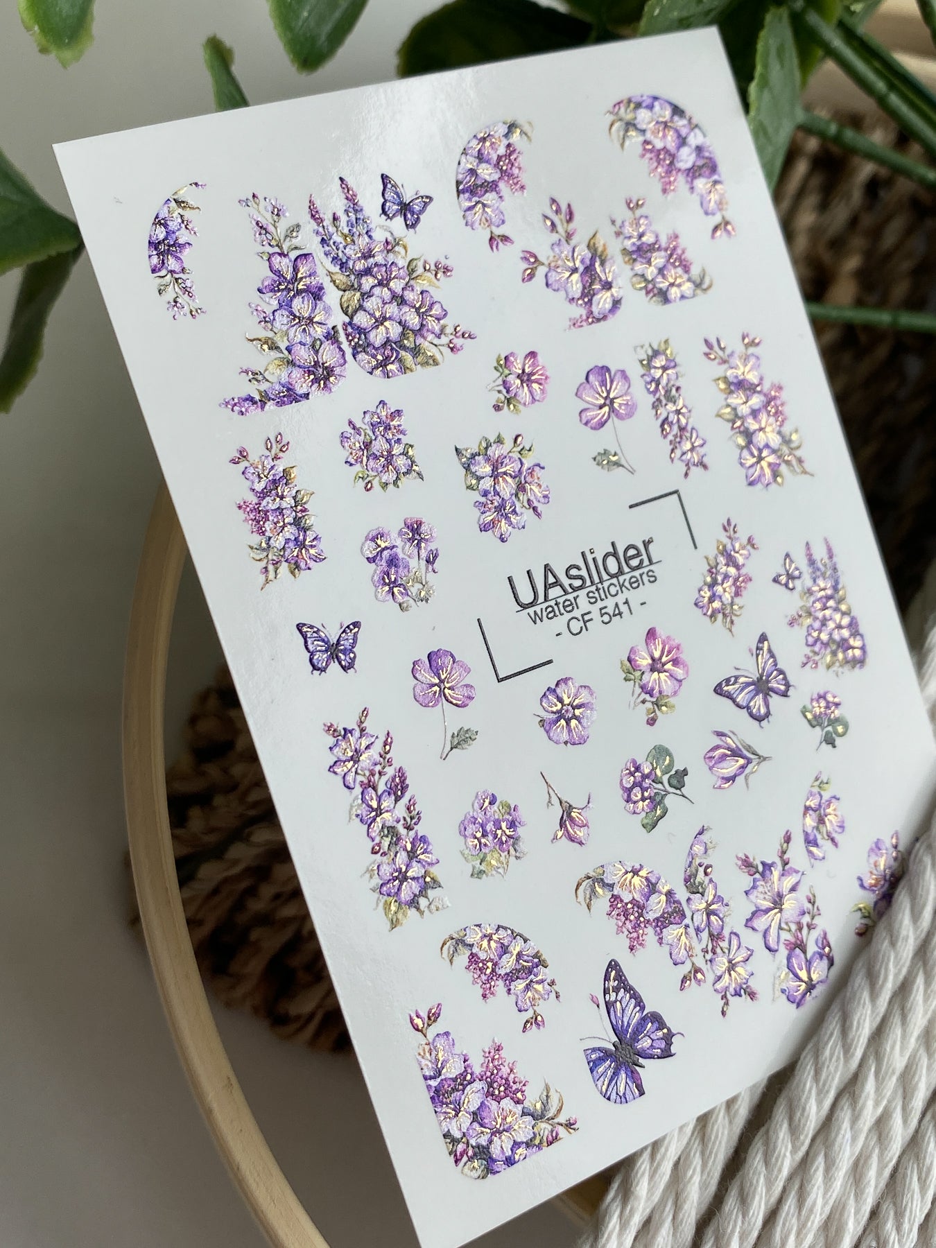 Nálepka na nehty CF-541 | Vodní nálepky na nehty s fialovými květinami a motýly | Elegantní květinový nail art