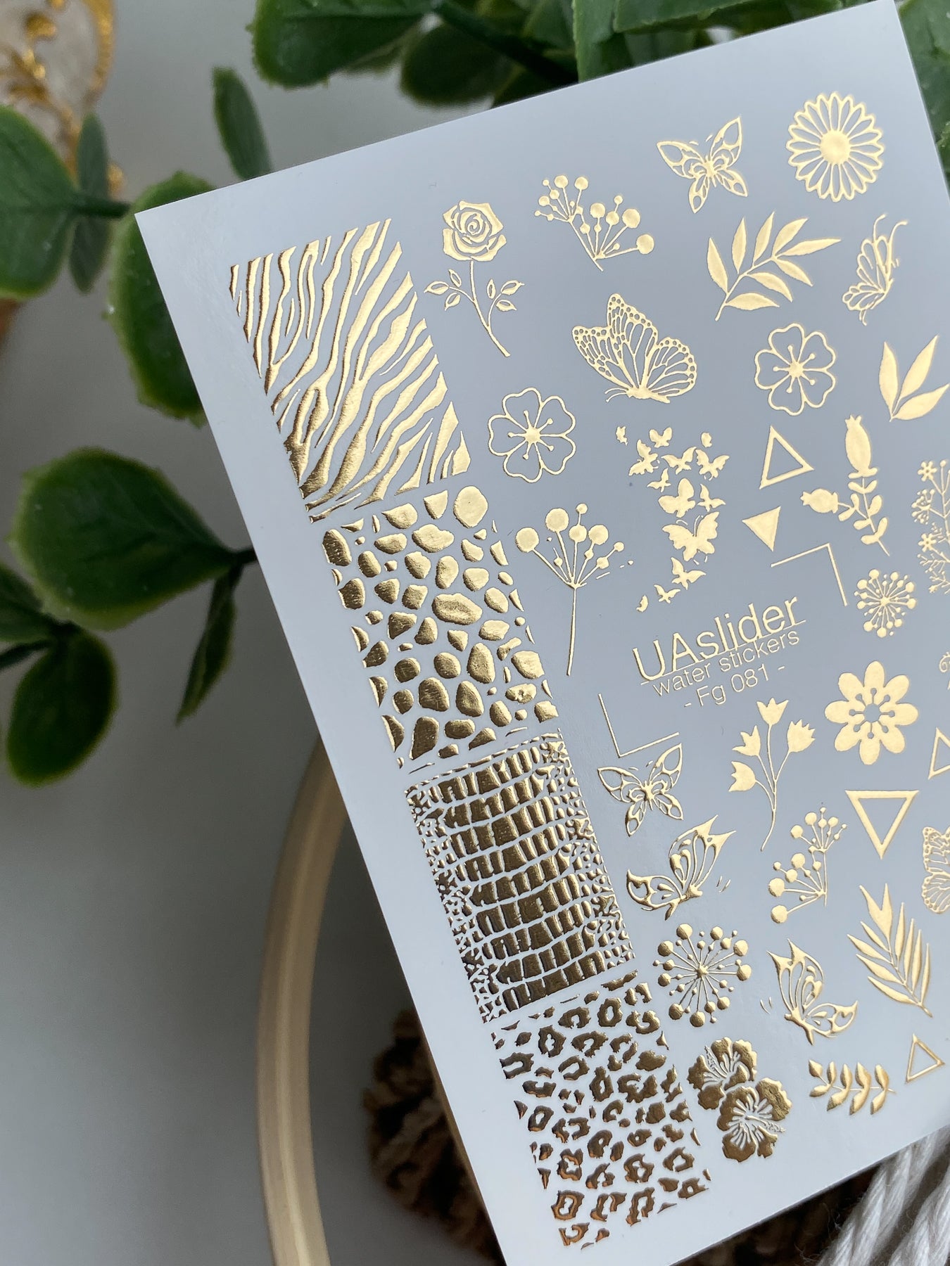 Naklejki wodne na paznokcie Fg-081 | Złote folie do naklejek wodnych na paznokcie | Mieszanka kwiatowych i zwierzęcych wzorów