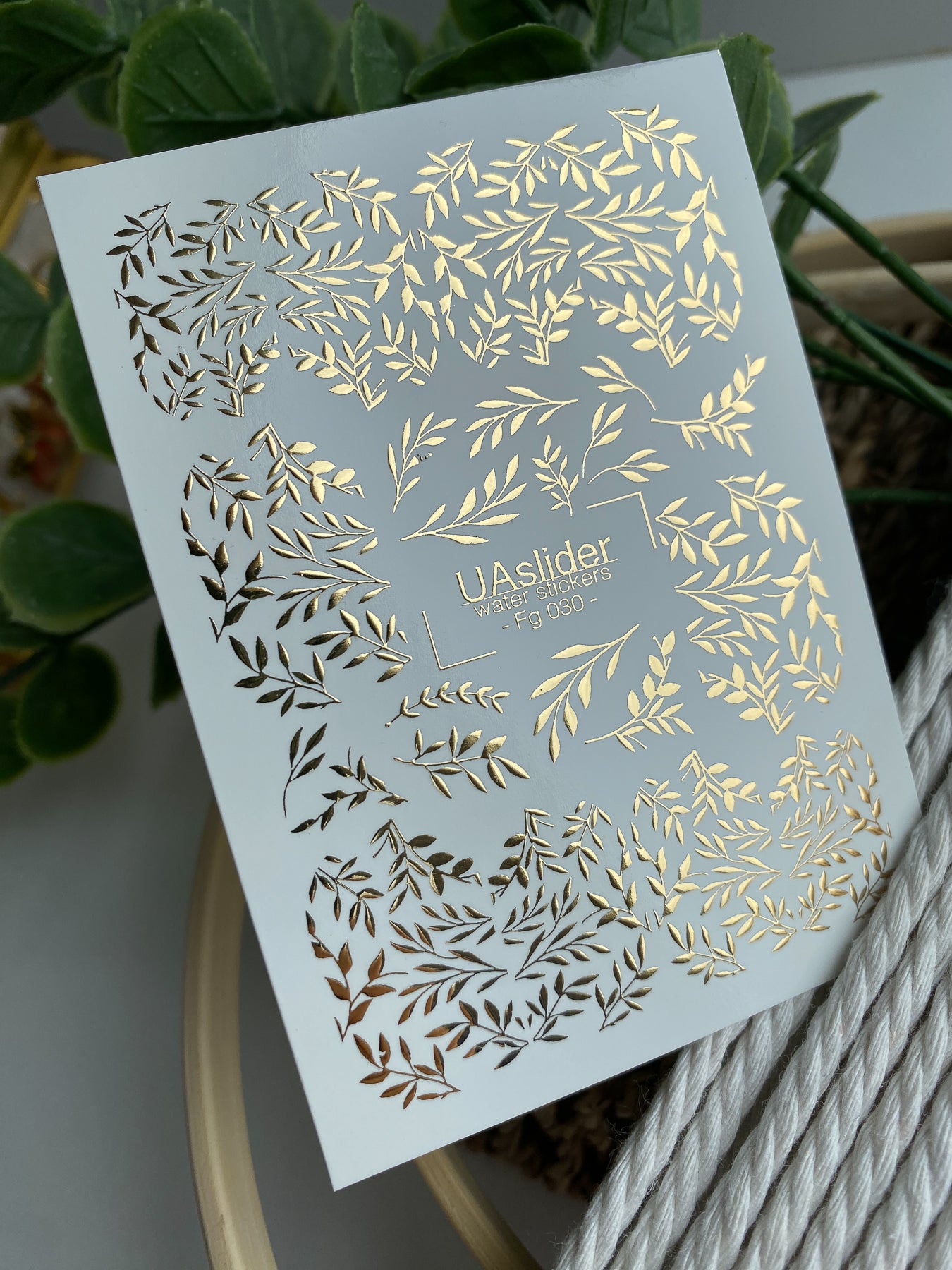 Nagel Wasserabziehbild Fg-030 | Wasserfolien Nagelabziehbilder mit Goldfolie Blättern | Elegante Botanische Nagelkunst