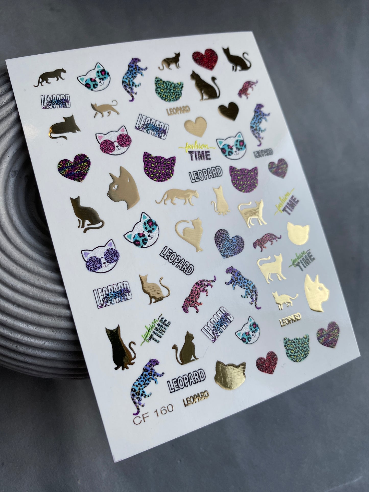 Adesivi per unghie ad acqua CF-160 | Adesivi per unghie a scivolamento ad acqua con leopardo e gatto | Stampa animale, cuori e accenti in foglia d'oro