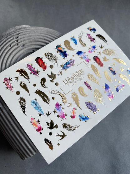 Nagel-Wasserabziehbild CF-152 | Feder-Wasserfolien-Nagelabziehbilder | Bunte Federn, Vögel & Goldfoliensternchen