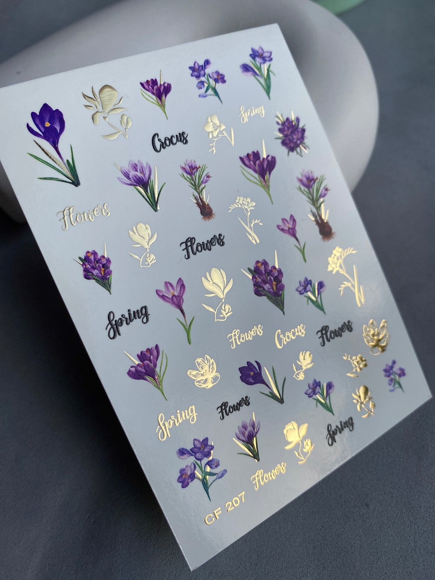 ملصق مائي للأظافر CF-207 | ملصقات مائية للأظافر | زهور كروكس بنفسجية مع لمسات من ورق الذهب