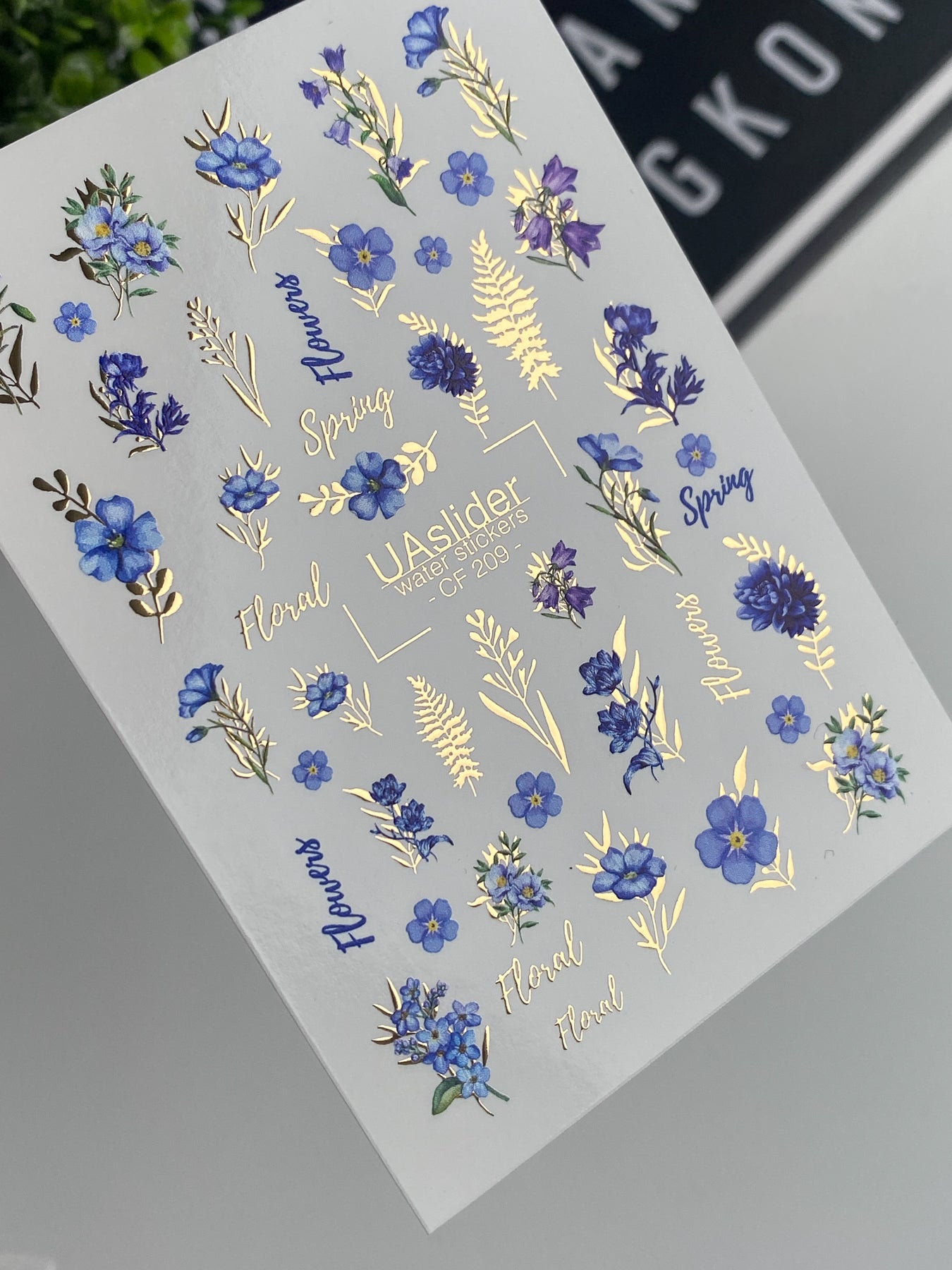 Calcomanía de Agua para Uñas CF-209 | Calcomanías de Agua para Uñas | Flores Silvestres Azules con Detalles en Papel Dorado