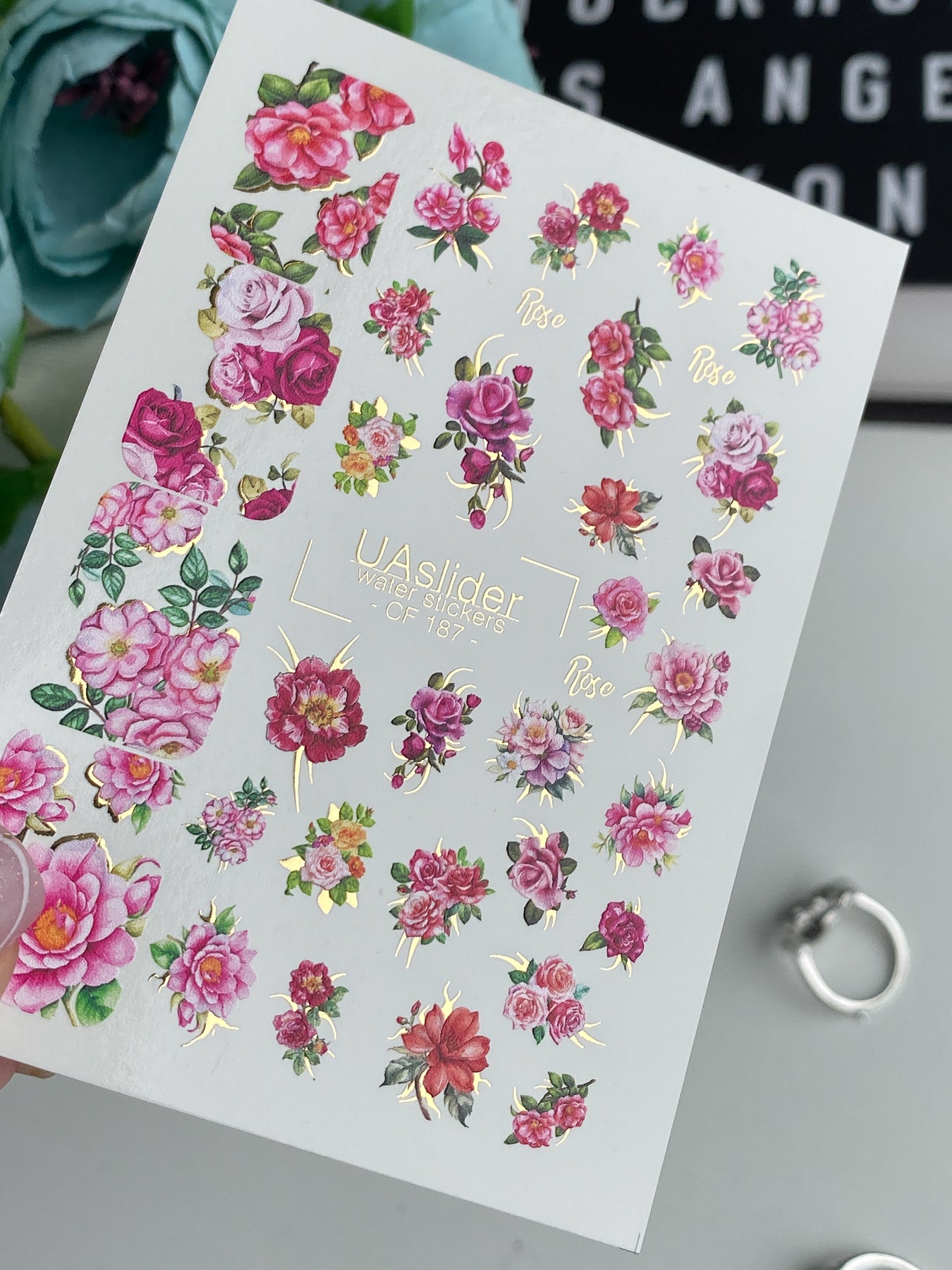 Calcomanía de Agua para Uñas CF-187 | Calcomanías de Agua para Uñas | Jardín de Rosas Rosadas con Acentos Dorados