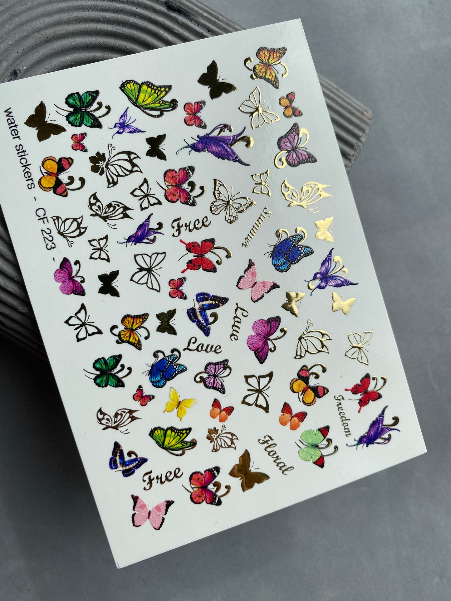 Adesivo per Unghie CF-223 | Adesivi per Unghie a Trasferimento d'Acqua Farfalla | Ali Colorate e Foglia d'Oro