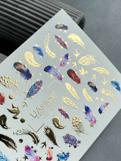 Nagel-Wasserabziehbild CF-152 | Feder-Wasserfolien-Nagelabziehbilder | Bunte Federn, Vögel & Goldfoliensternchen