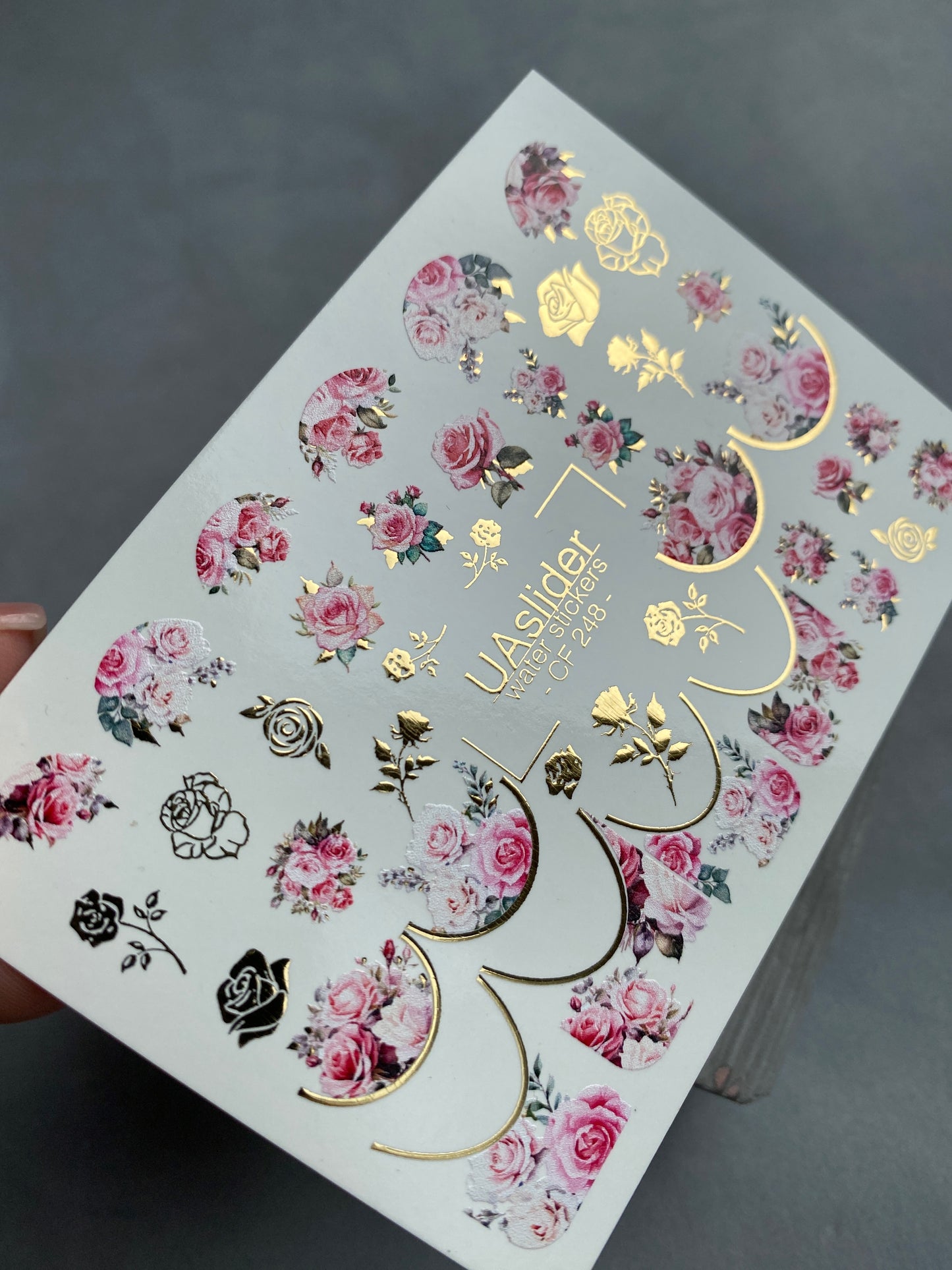 Nagų vandens lipdukas CF-248 | Gėlių nagų vandens lipdukai | Rožinės rožės su auksiniais akcentais