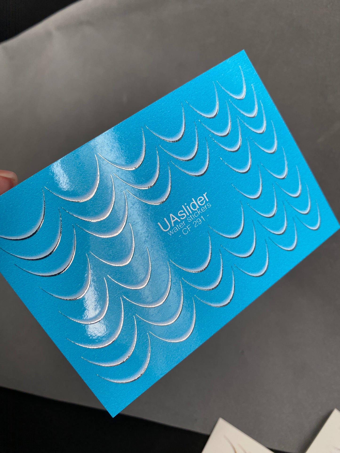 Nagų vandens lipdukas CF-291 | Minimalistiniai vandens slydimo nagų lipdukai | Sidabriniai pusmėnuliai prancūziškiems nagų galiukams