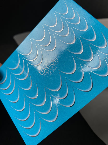 Nagų vandens lipdukas CF-291 | Minimalistiniai vandens slydimo nagų lipdukai | Sidabriniai pusmėnuliai prancūziškiems nagų galiukams