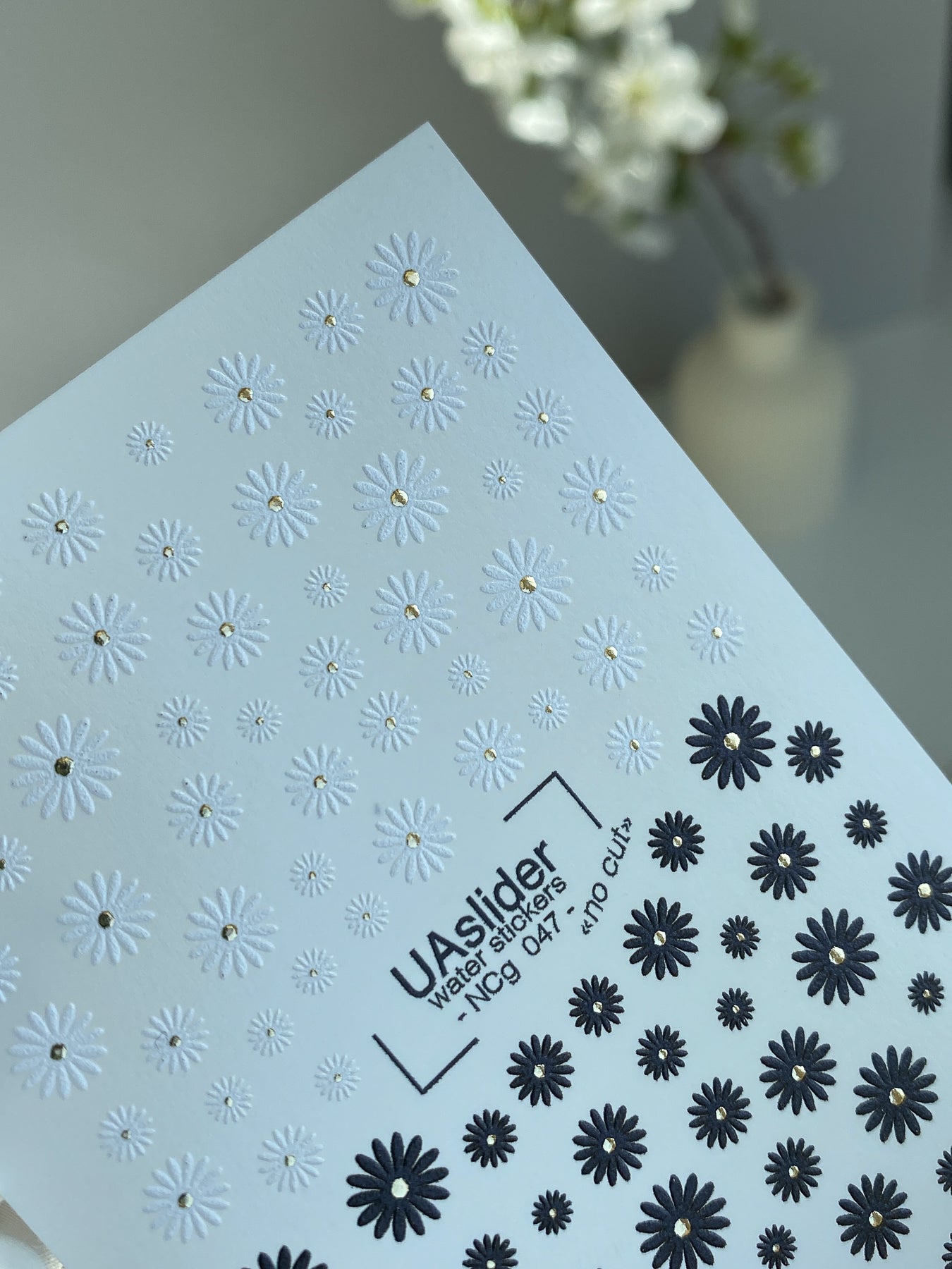 Nail Water Decal NCg-047 | Water Slide Nail Decals | White & Black Daisy Flowers - UASLIDER